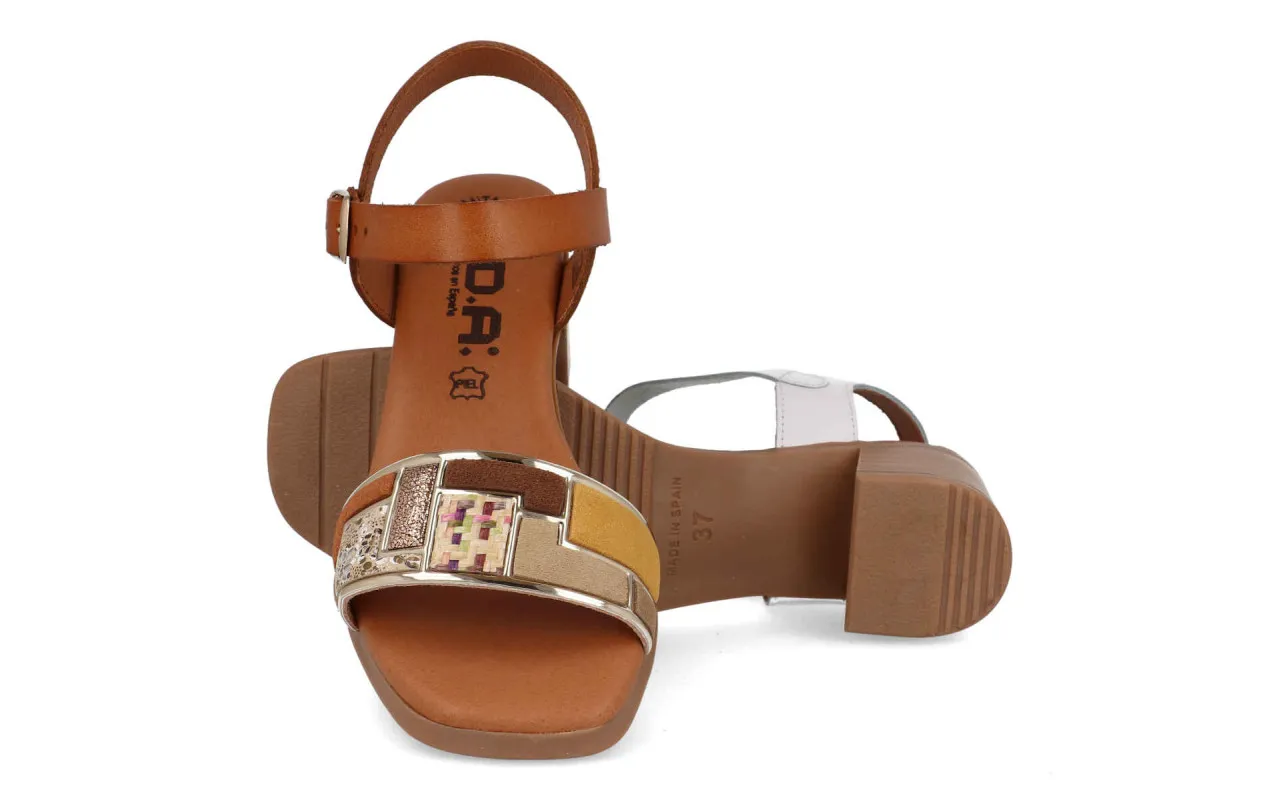8010  BDA SANDALIAS DE TACÓN