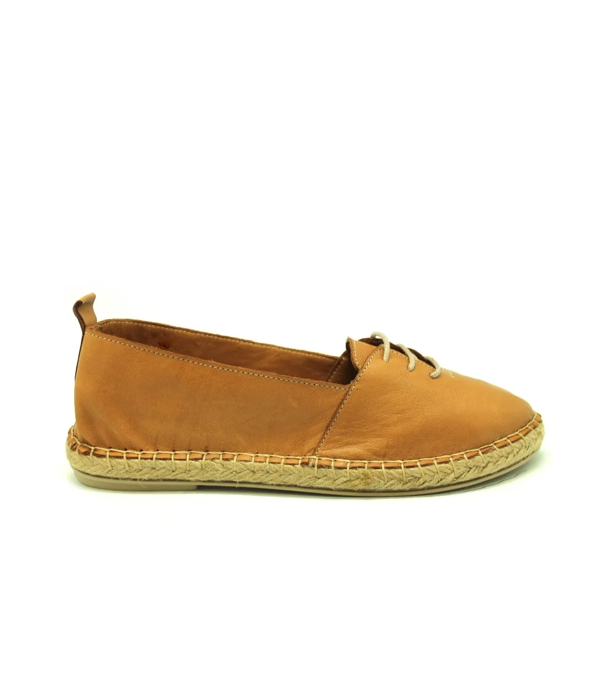 Alpargata de piel con cordones