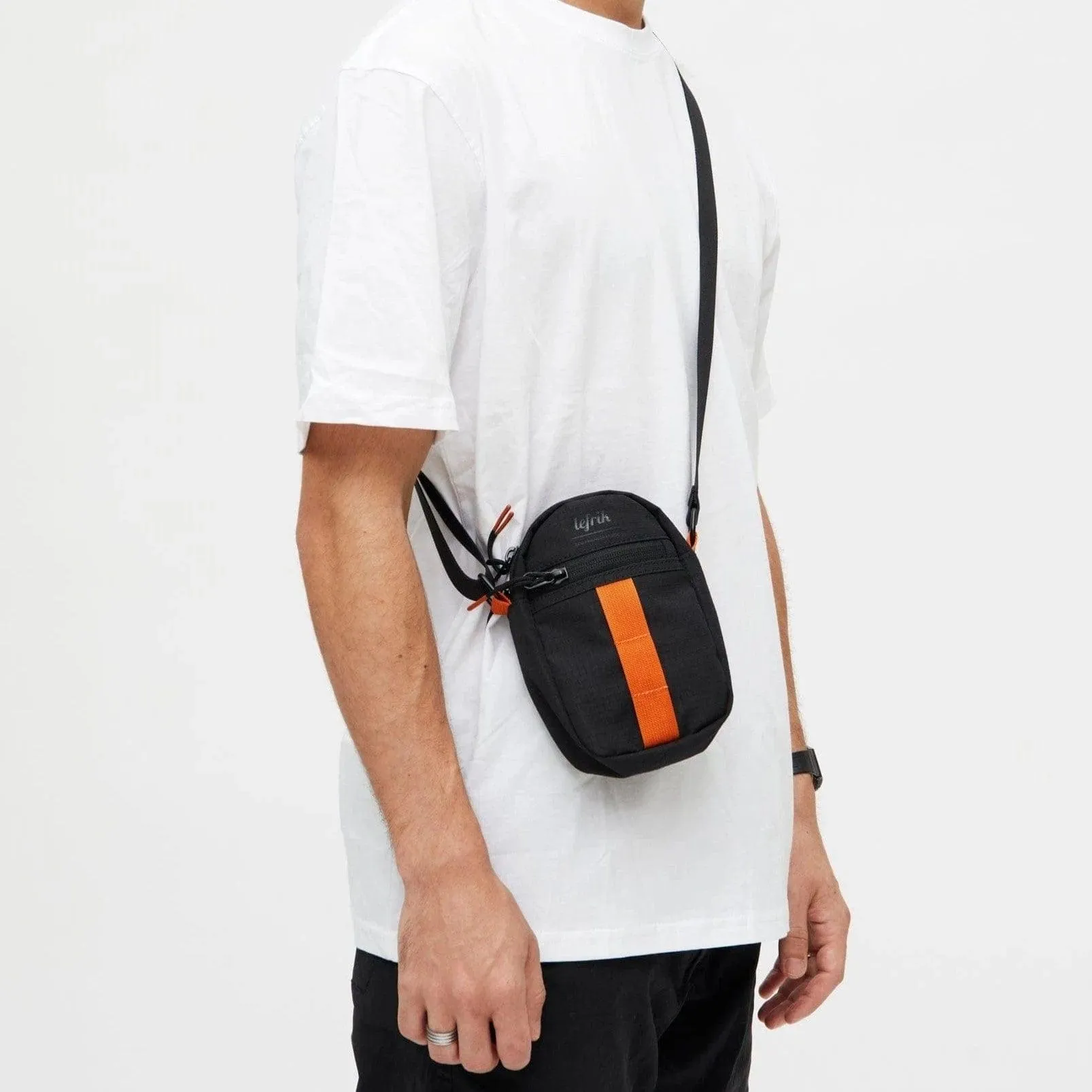 Bolso Lefrik Jan Side Bag Vandra Black Ripstop