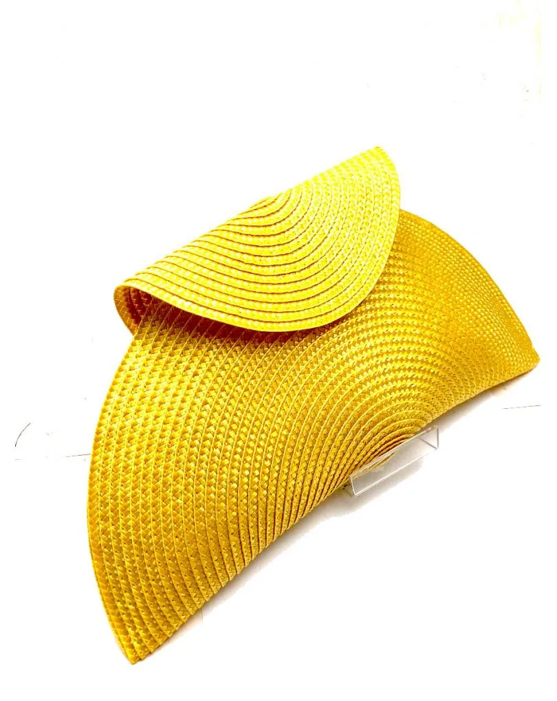 BOLSOS AMARILLOS CON ORIGINAL FORMA DE CAPOTE