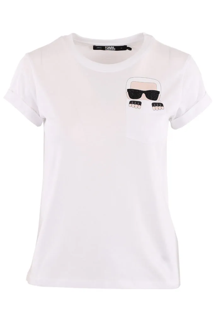 Camiseta blanca con bolsillo y logo