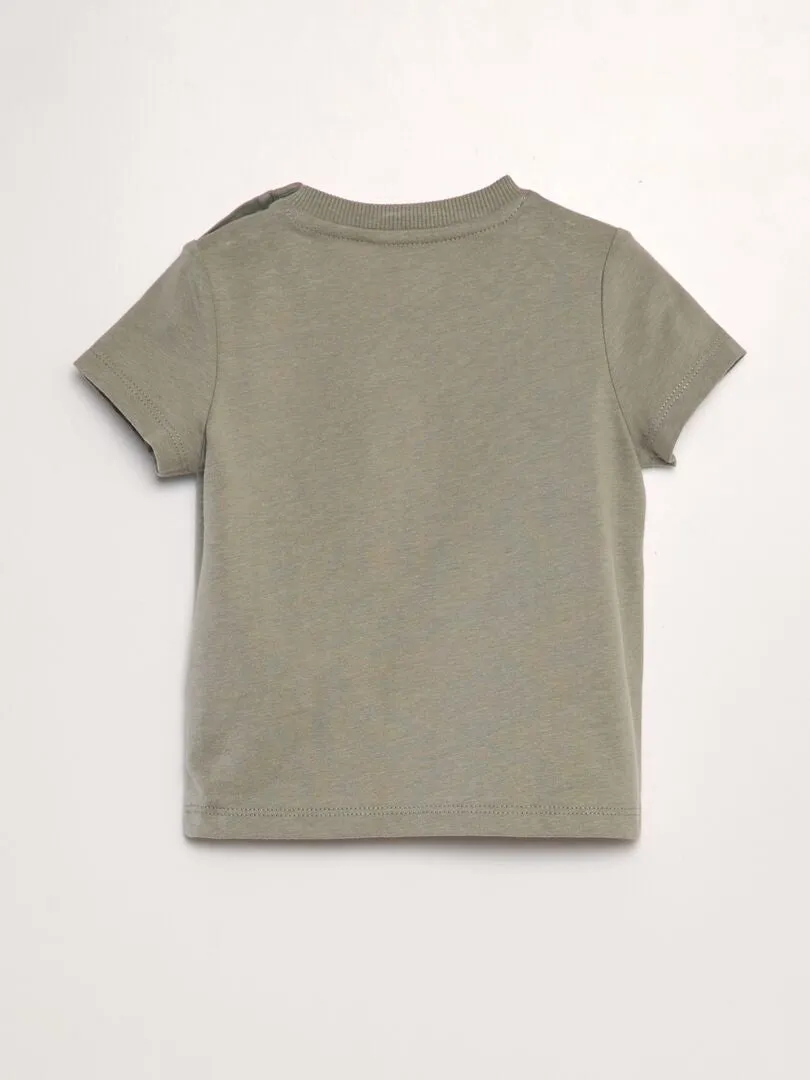 CAMISETA CON ADORNO EN RELIEVE  VERDE