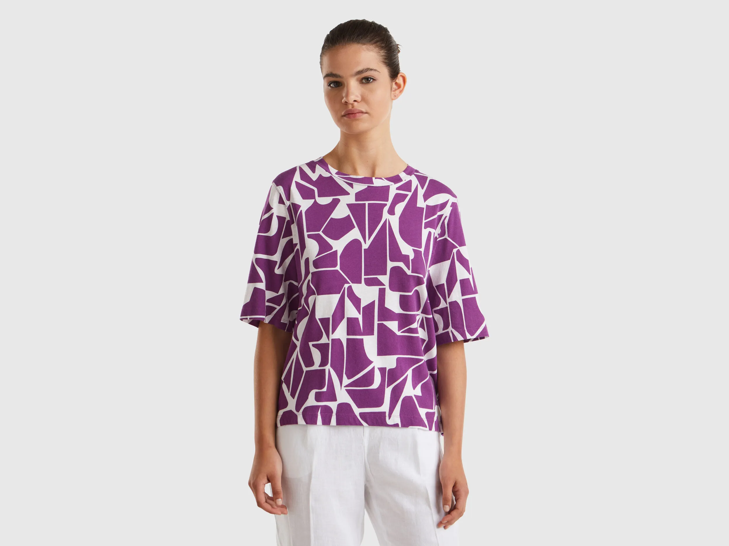 Camiseta con estampado geométrico