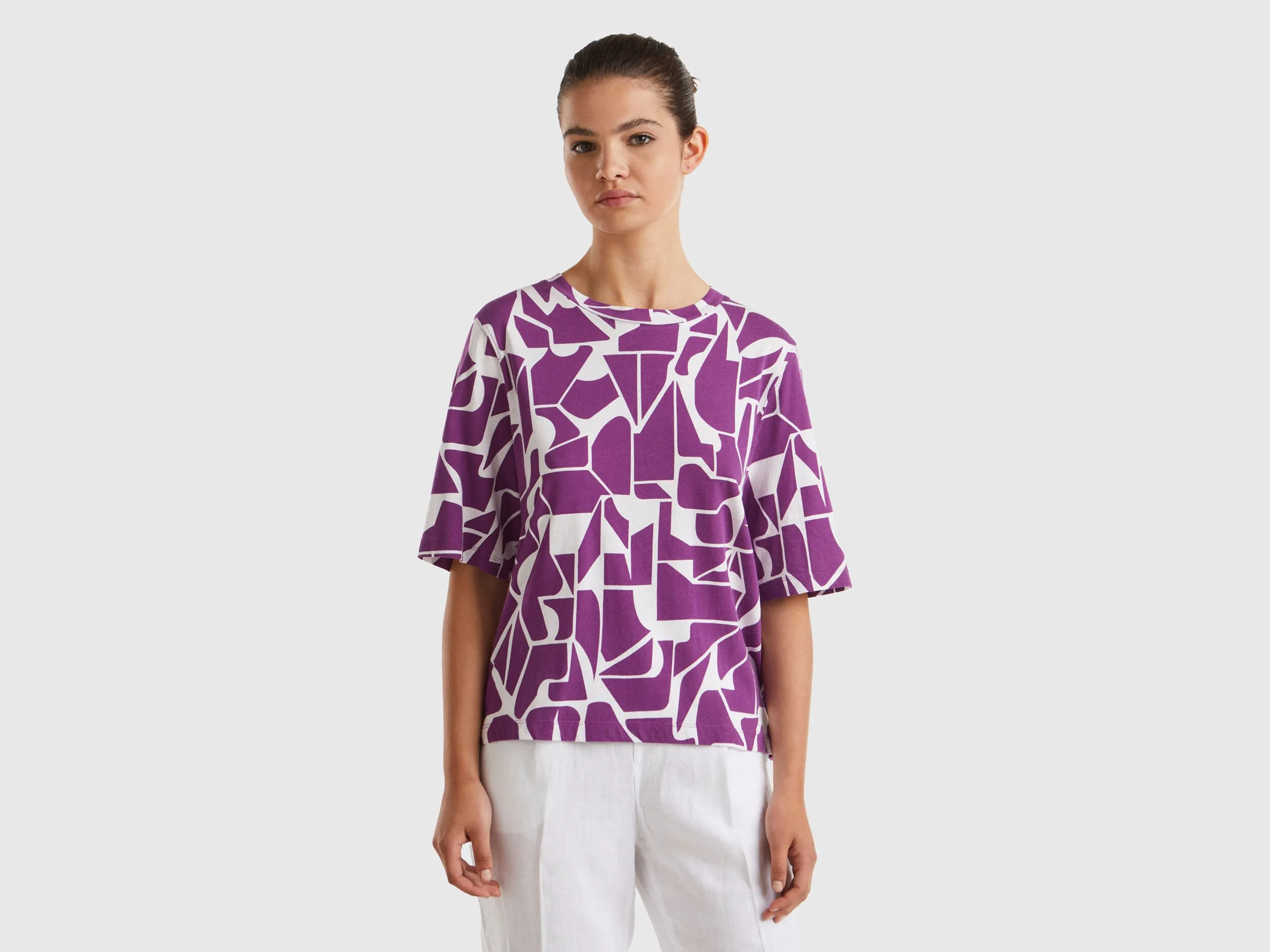 Camiseta con estampado geométrico