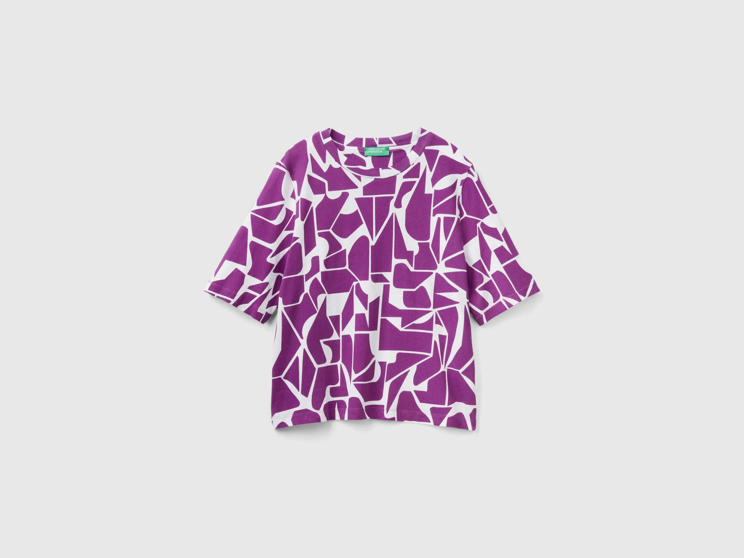Camiseta con estampado geométrico