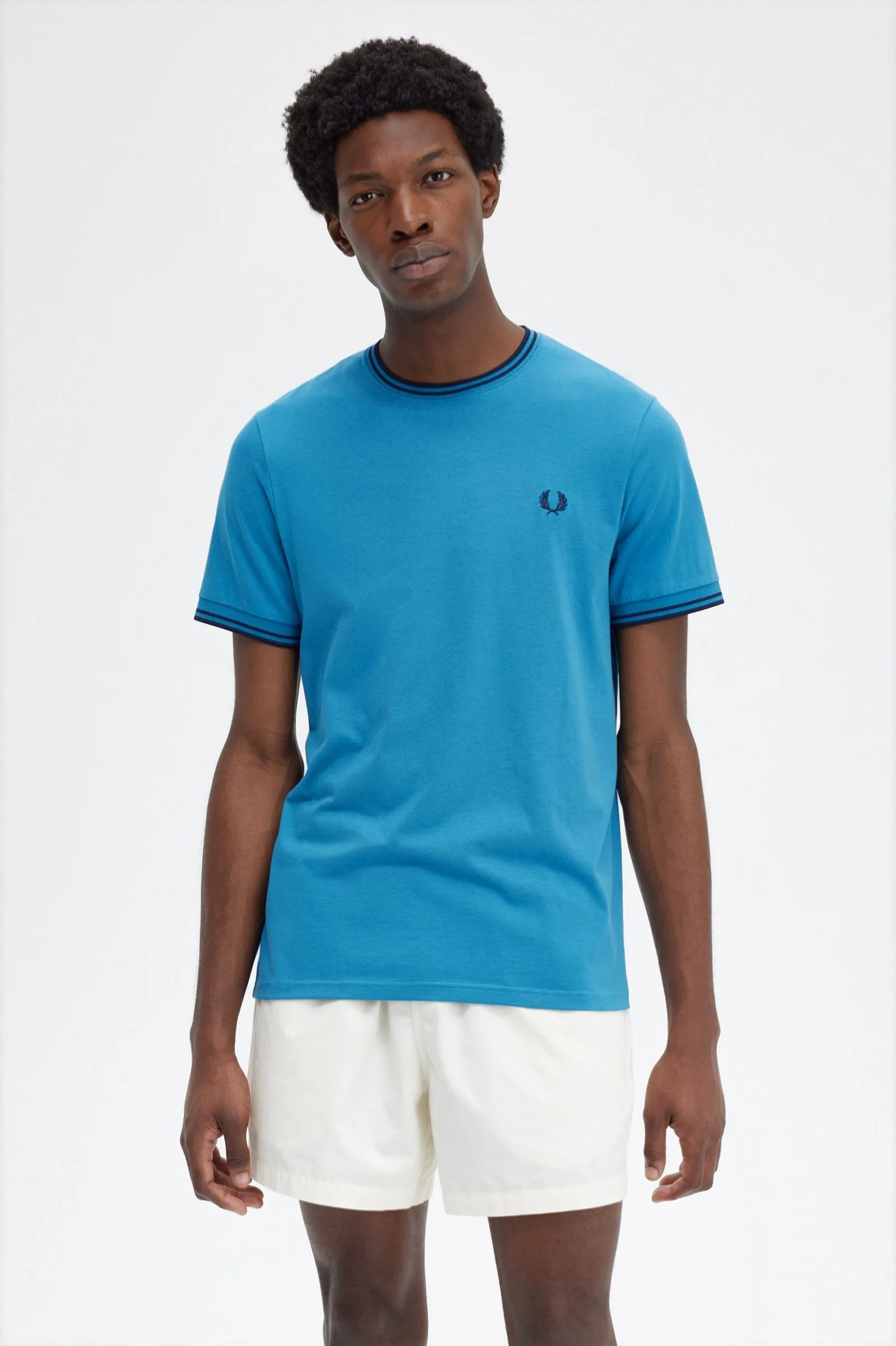 Camiseta con ribete con dos franjas