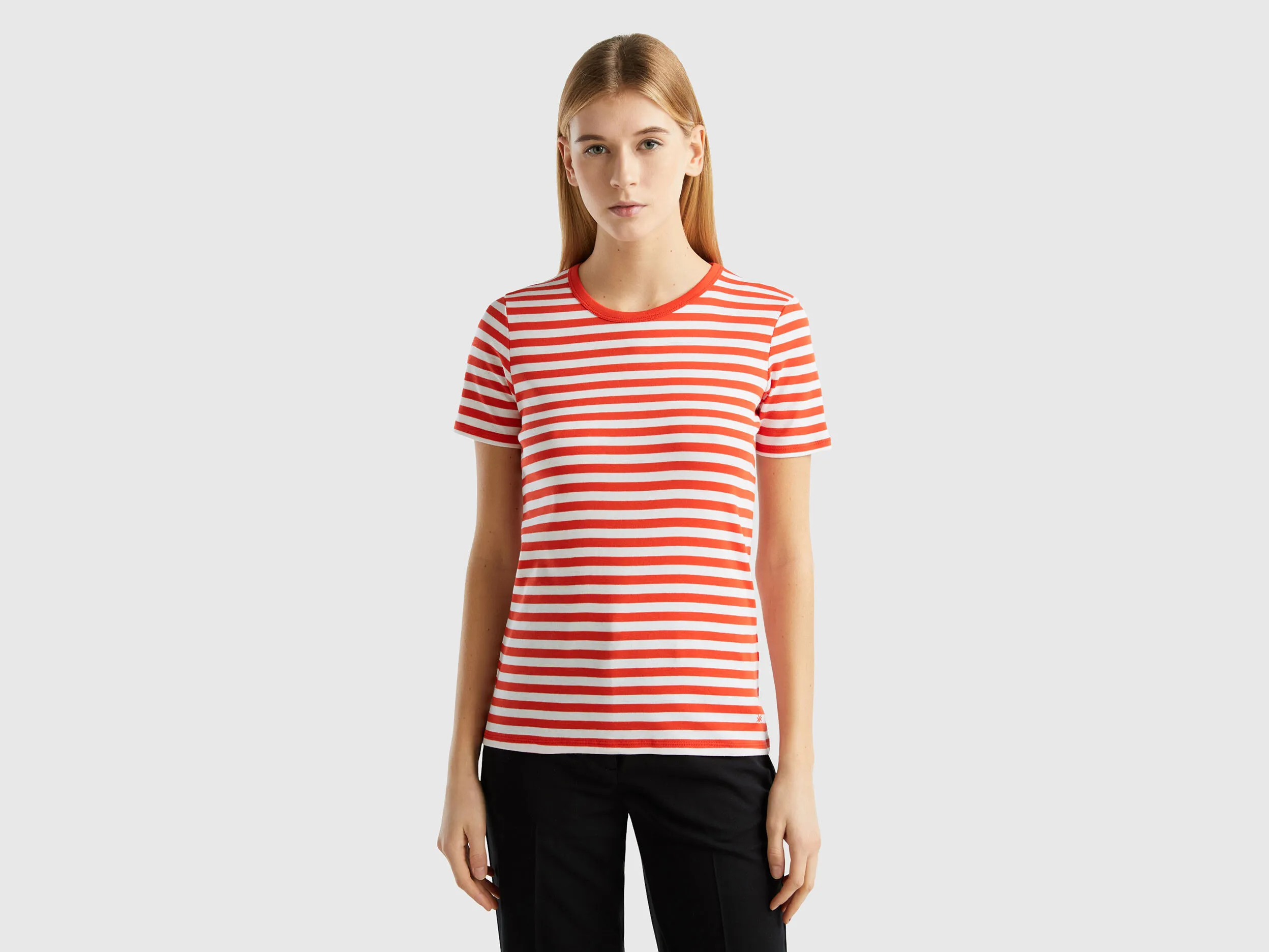 Camiseta de cuello redondo a rayas