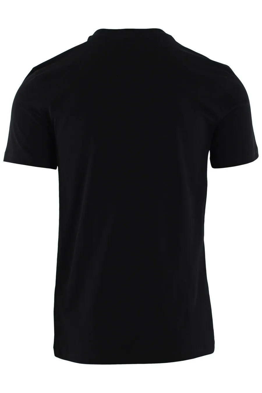 Camiseta negra con logo grande