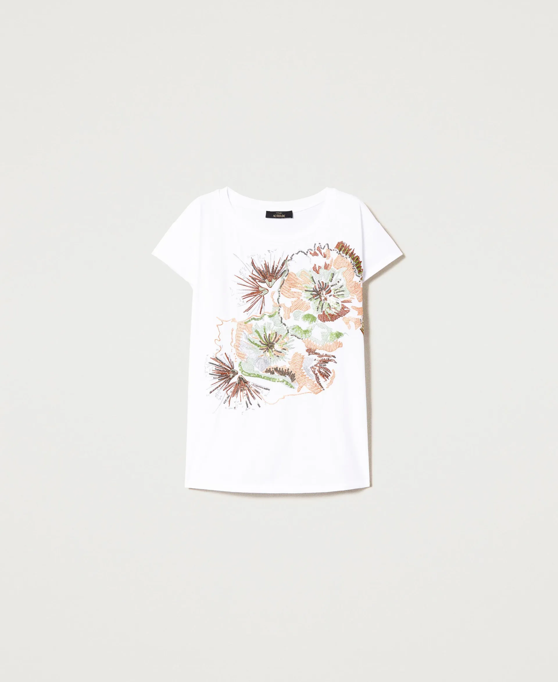 Camiseta oversize con bordado