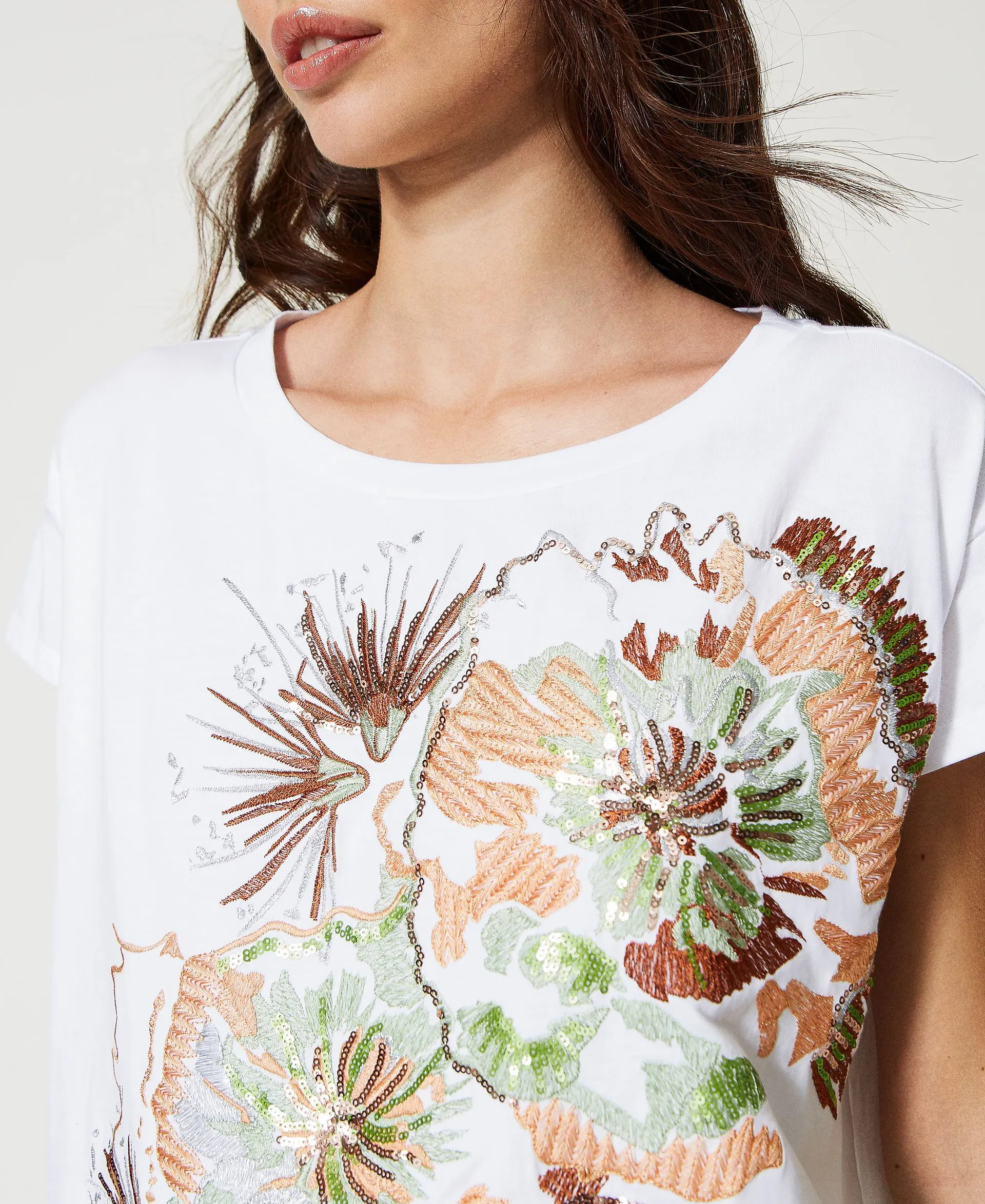 Camiseta oversize con bordado