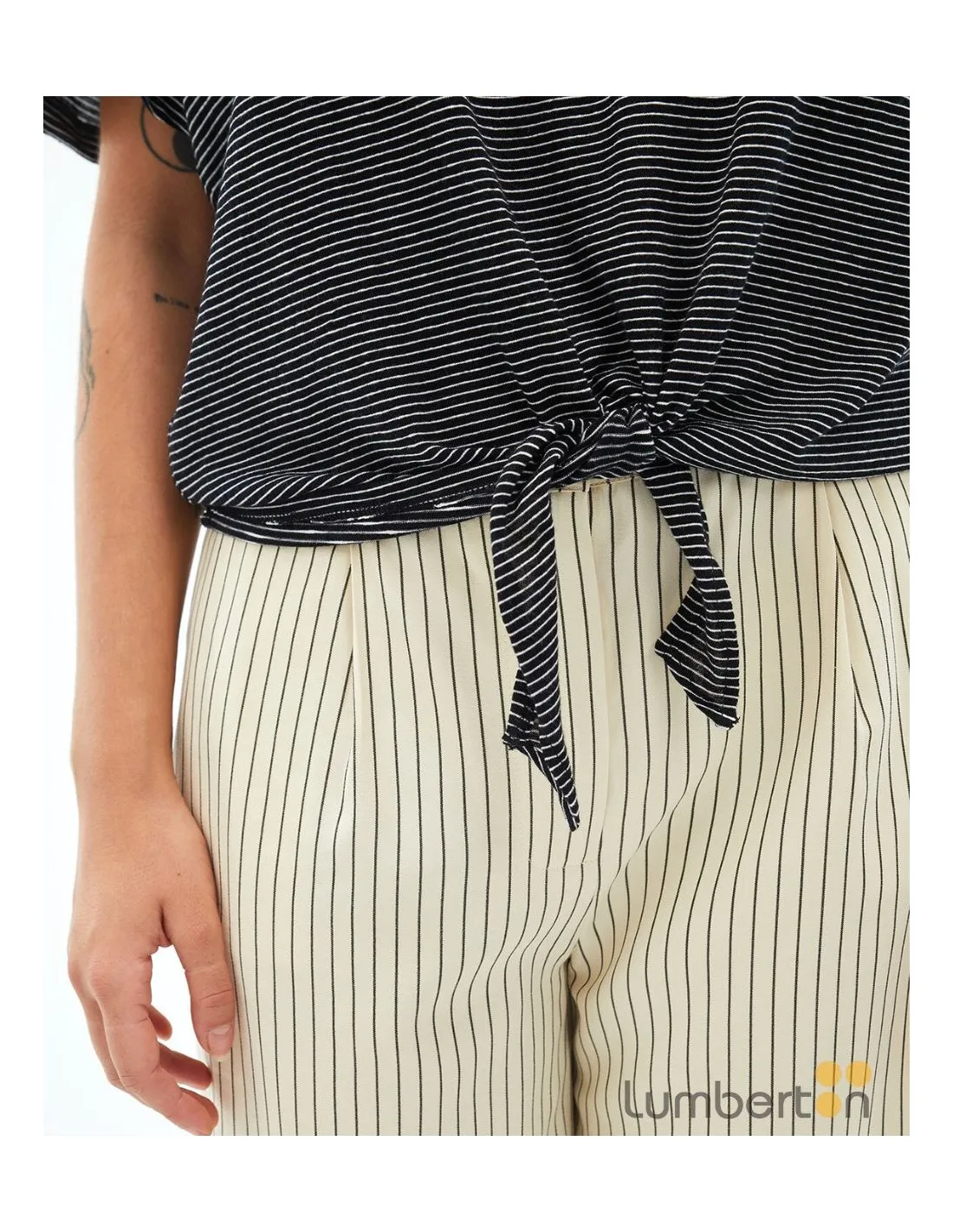 Camiseta rayas y blanca con hombreras CT326