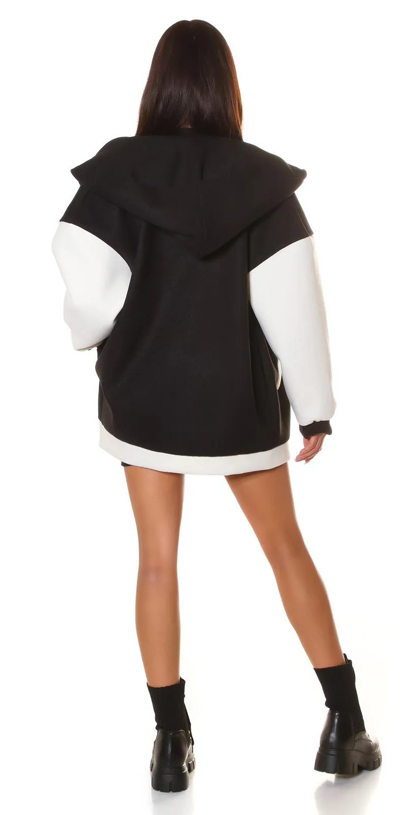 Chaqueta colegial moderna con capucha