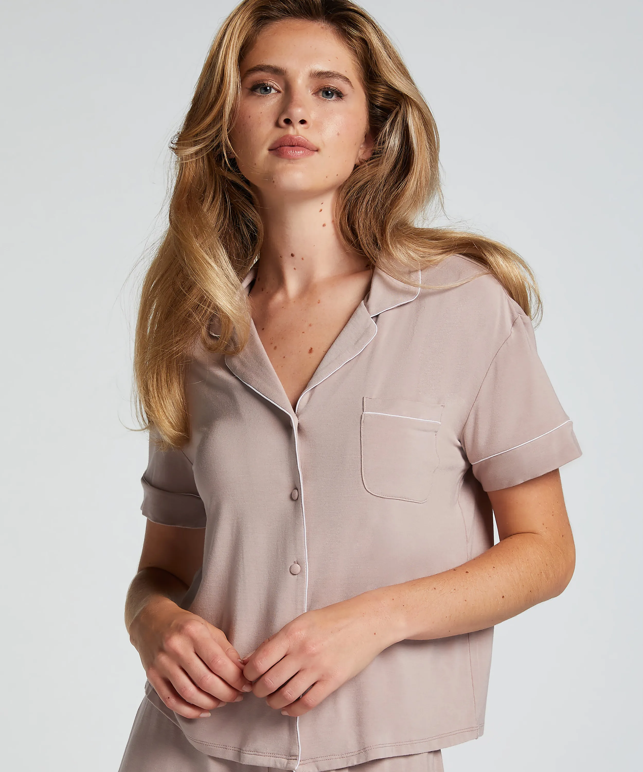 CHAQUETA DE MANGA CORTA DE JERSEY ESSENTIAL  BEIGE