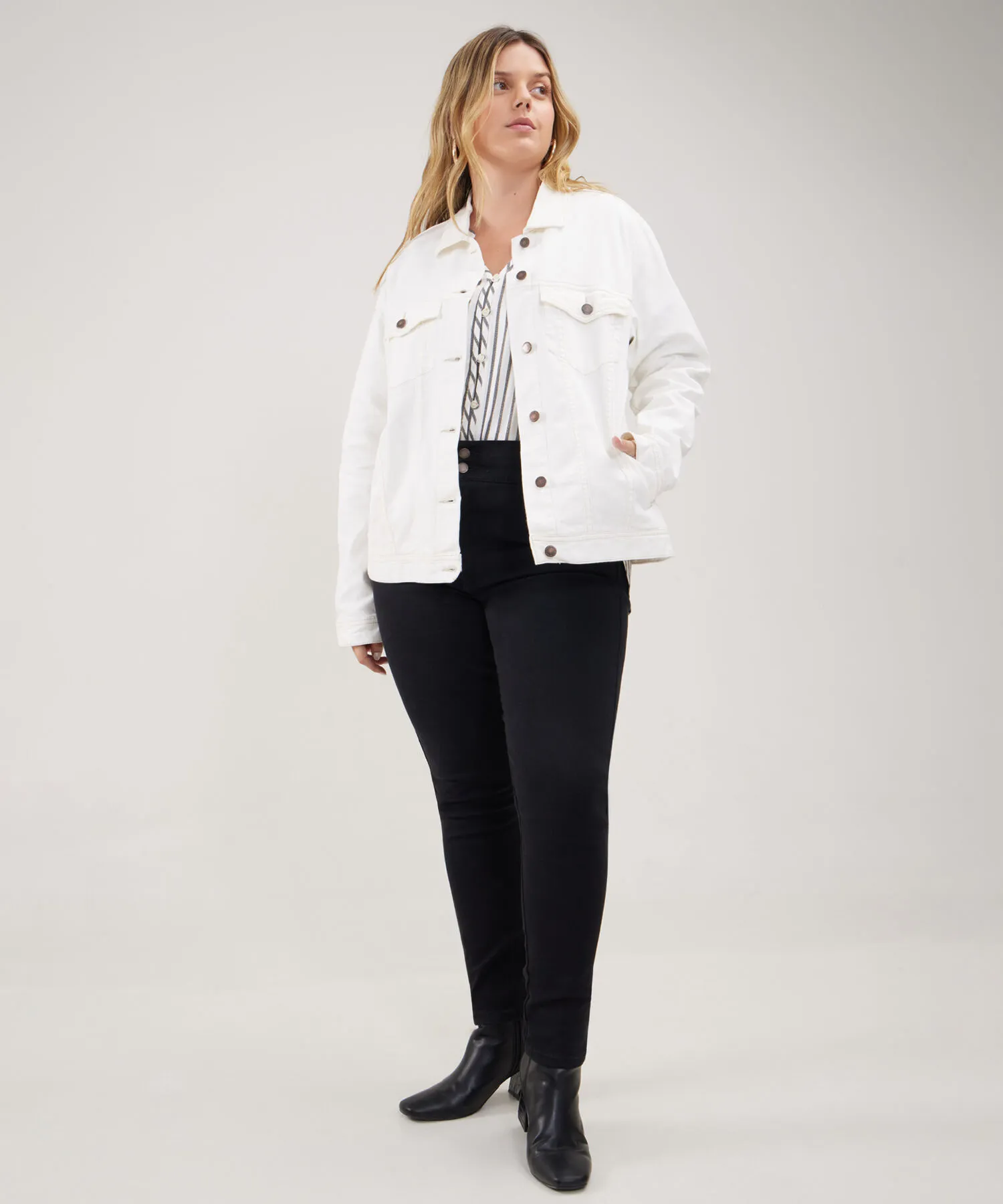 CHAQUETA TRUCKER TONO BLANCO