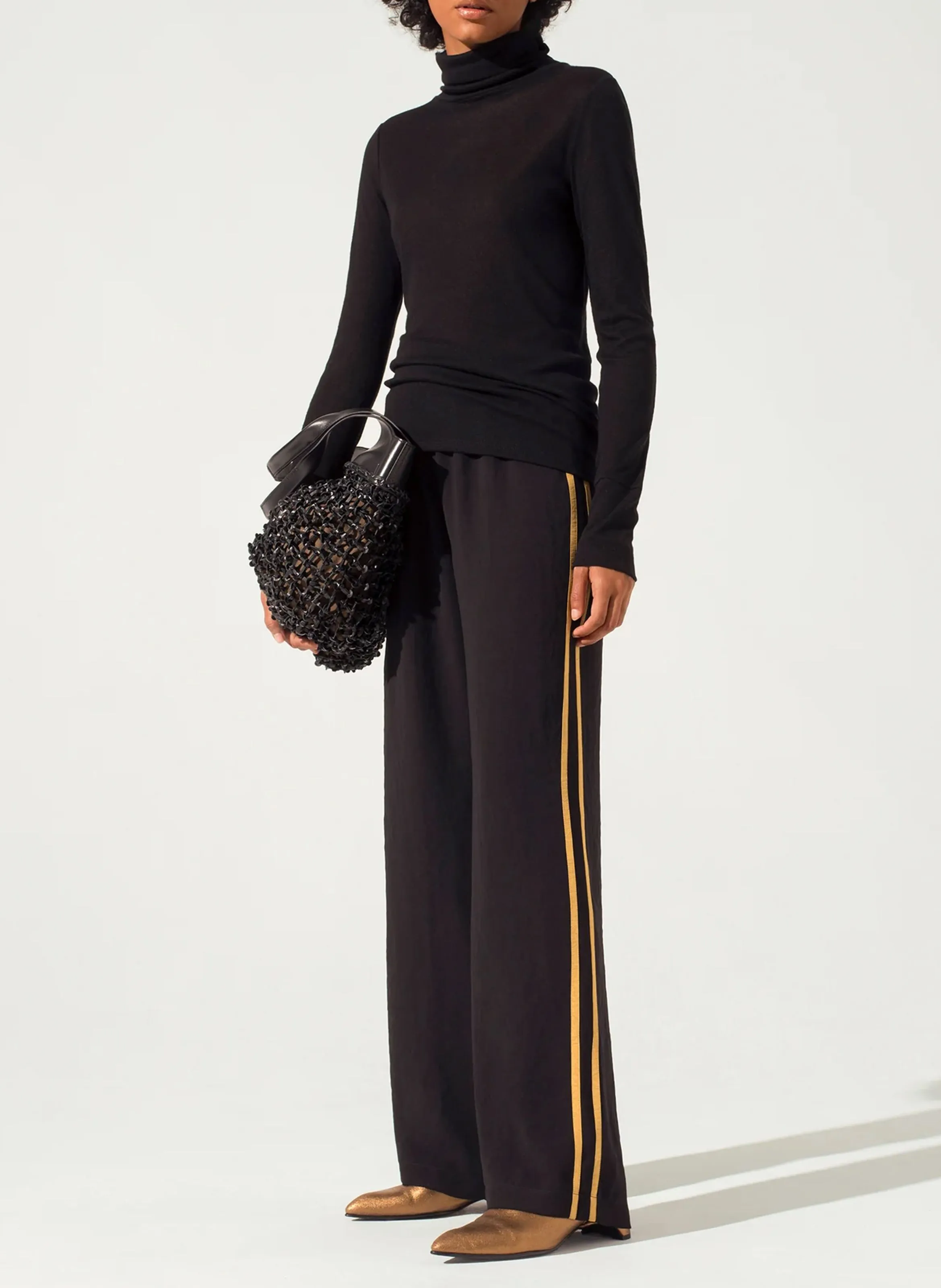 COTELAC Pantalón recto con smocks en negro