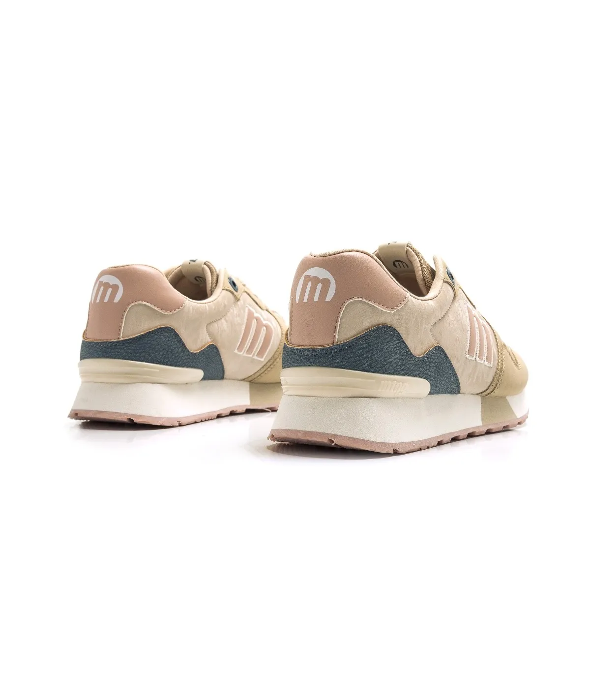 Deportivo en color arena para mujer