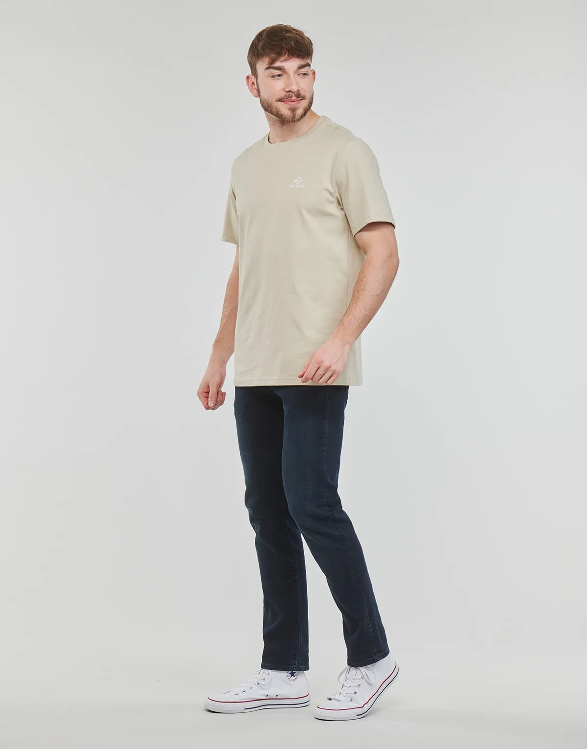 GOTO EMBROIDERED STAR CHEVRON TEE