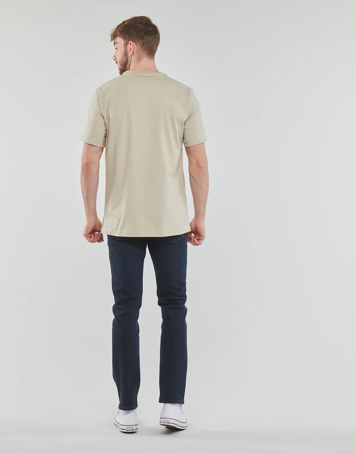 GOTO EMBROIDERED STAR CHEVRON TEE