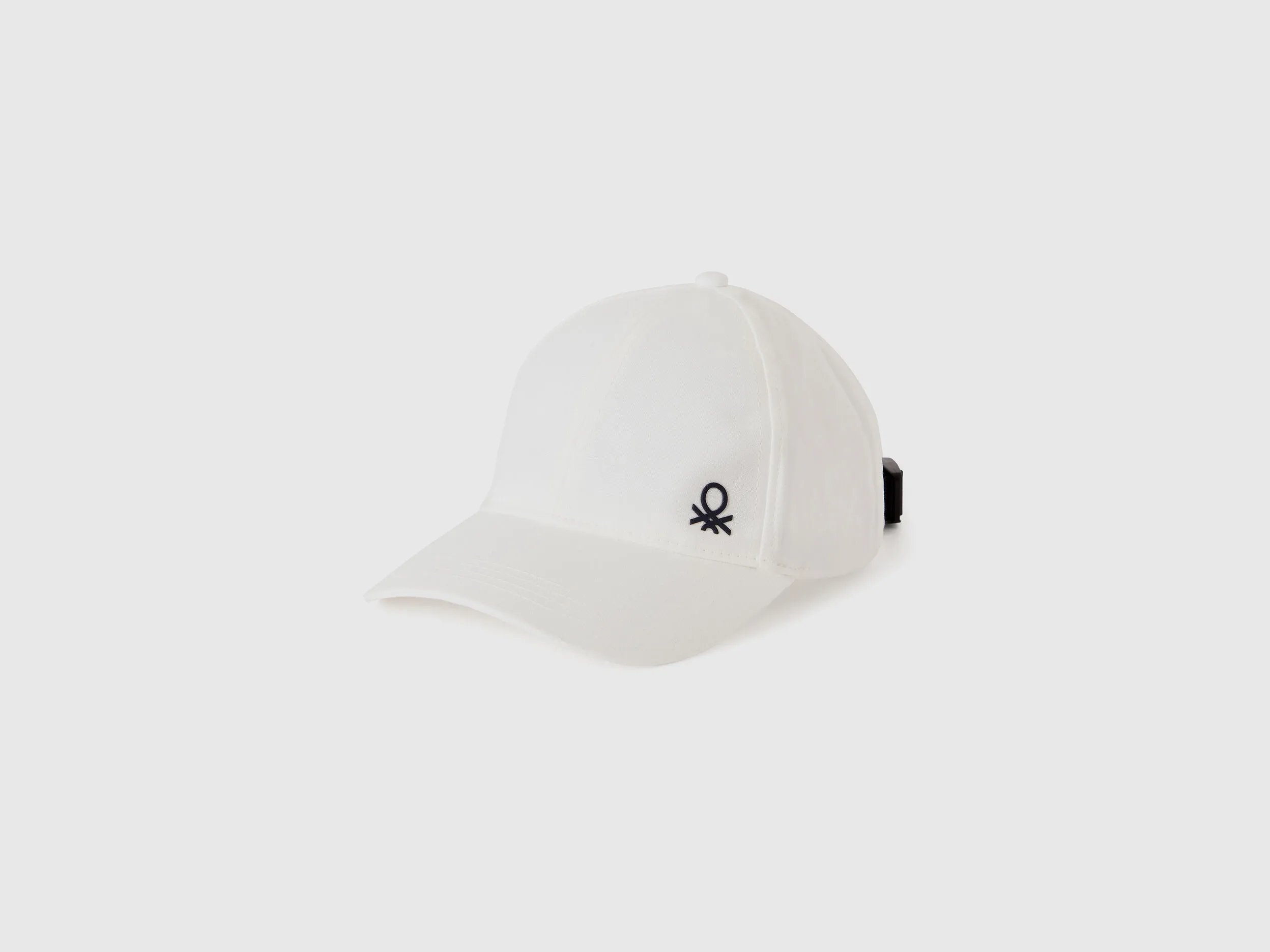 Gorra con visera
