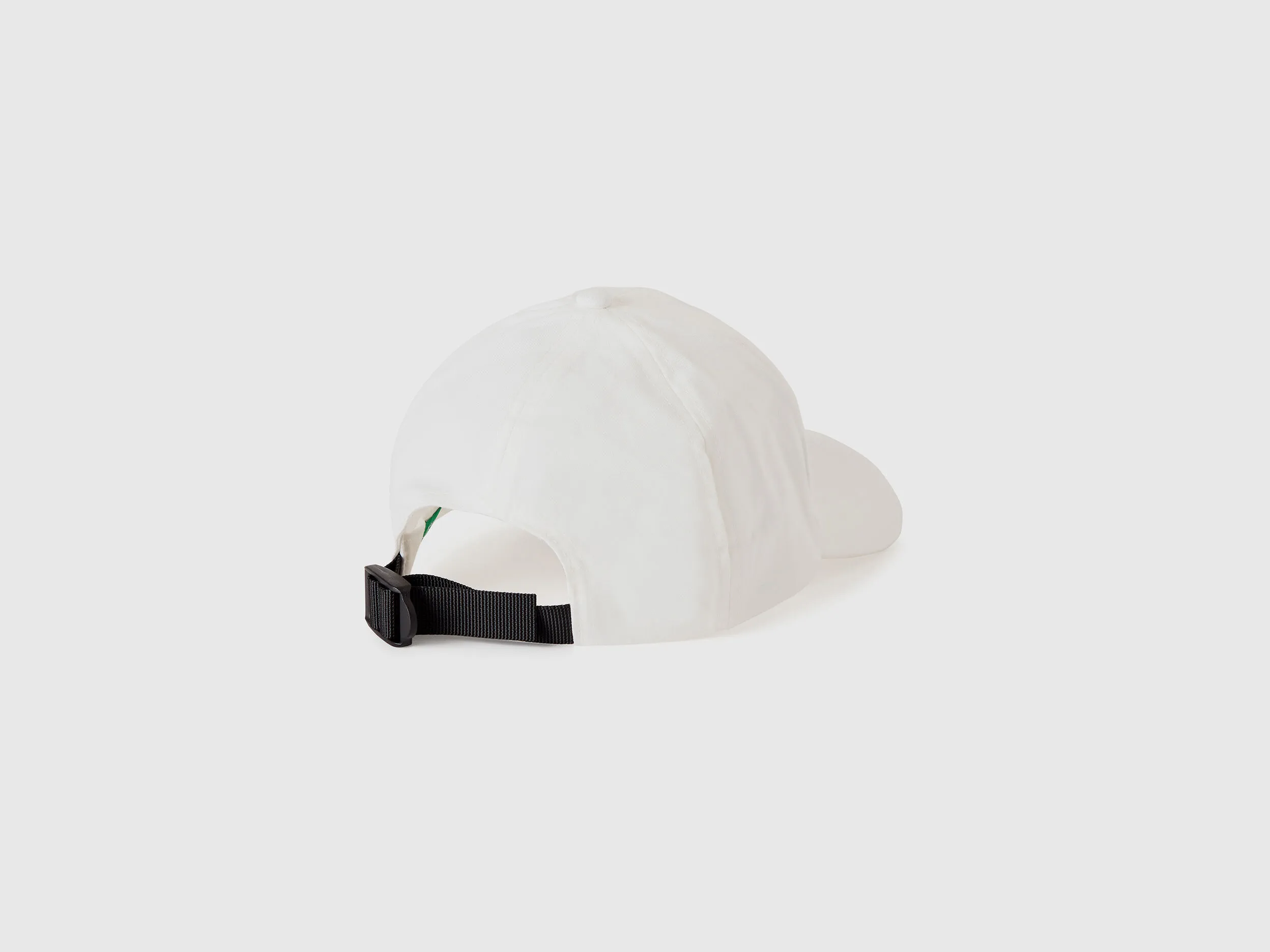Gorra con visera