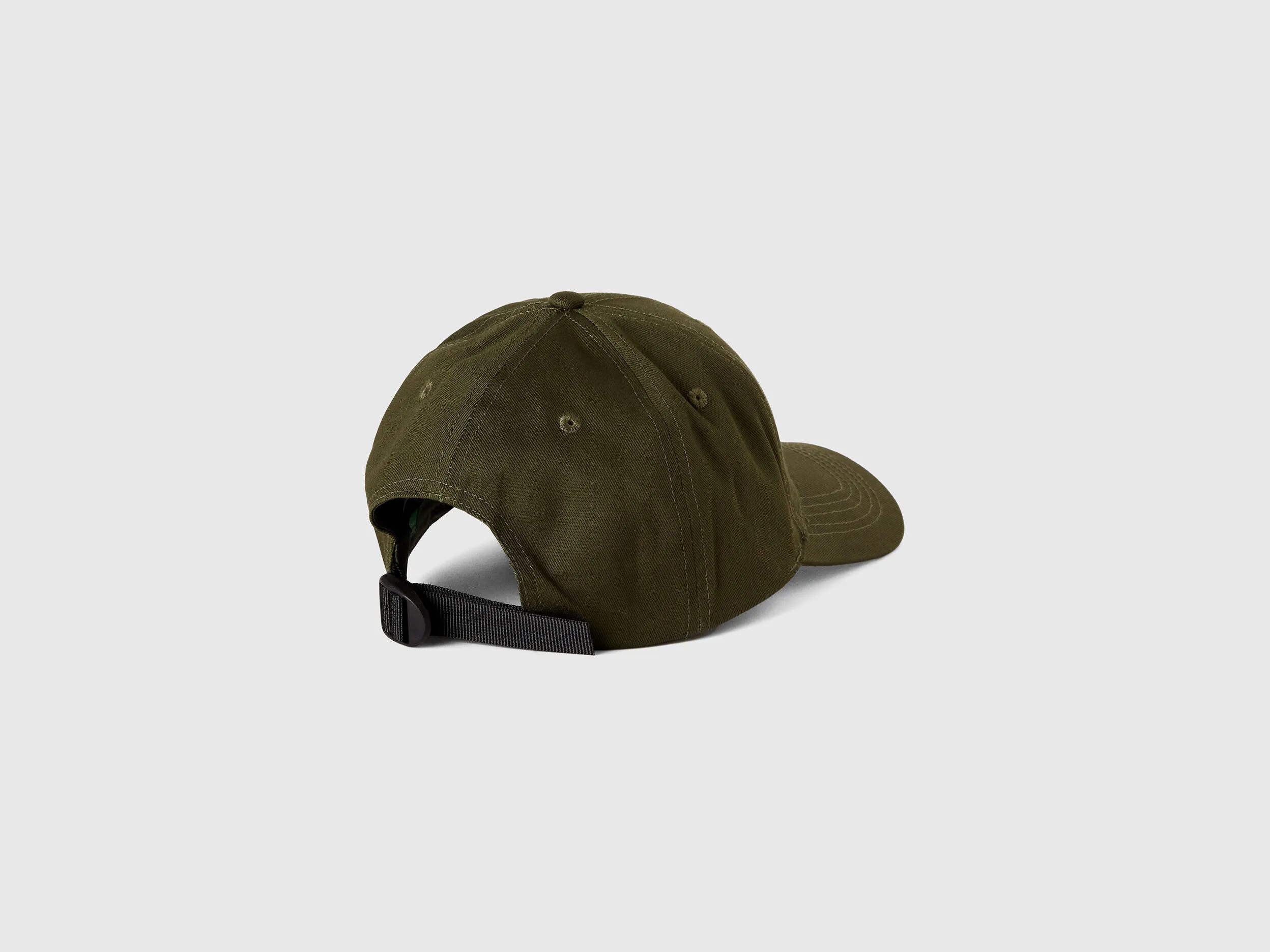 Gorra de béisbol con logotipo bordado