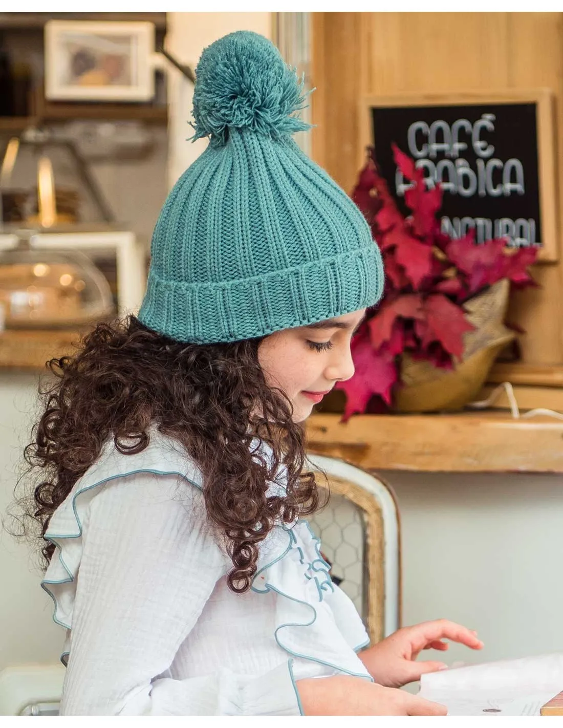 Gorro Canalé con Pompom Unisex Marta y Paula