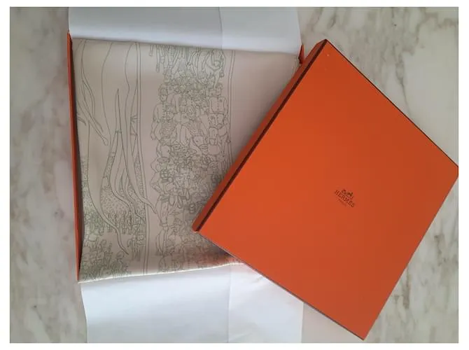 Hermès "Gran Procesión en Moscú" Beige 