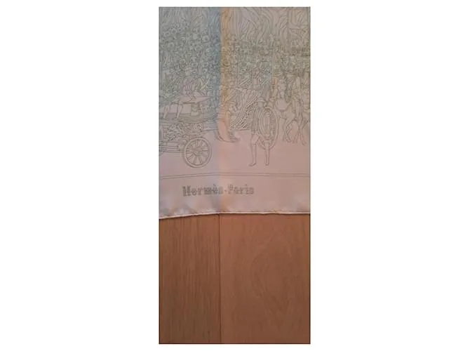 Hermès "Gran Procesión en Moscú" Beige 