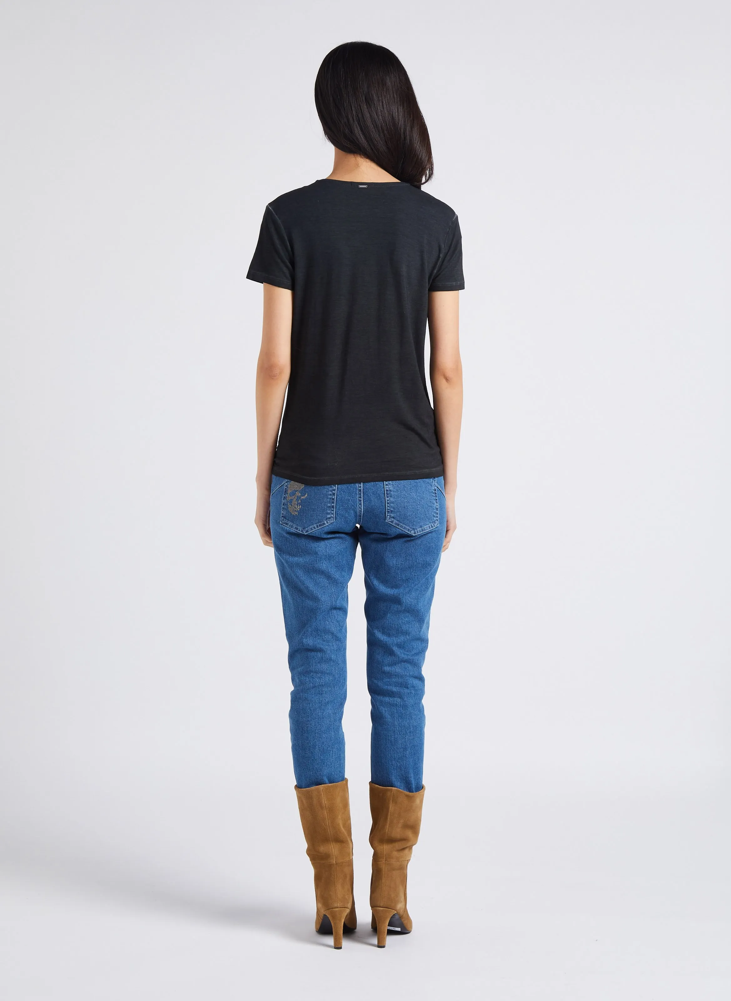 IKKS Top con cuello de pico y cadenas de joyas en negro