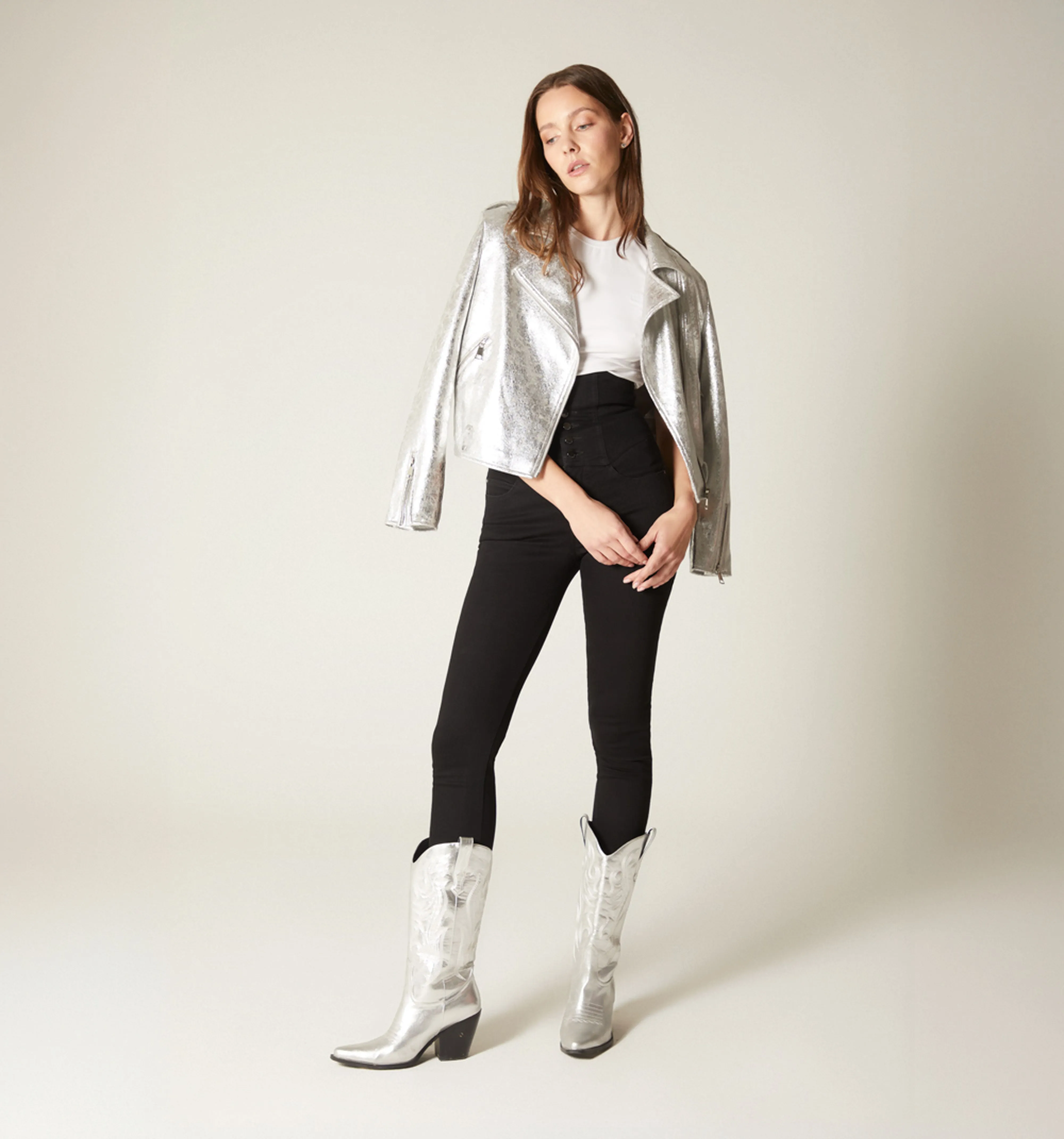 Jeggins talle alto, con cortes