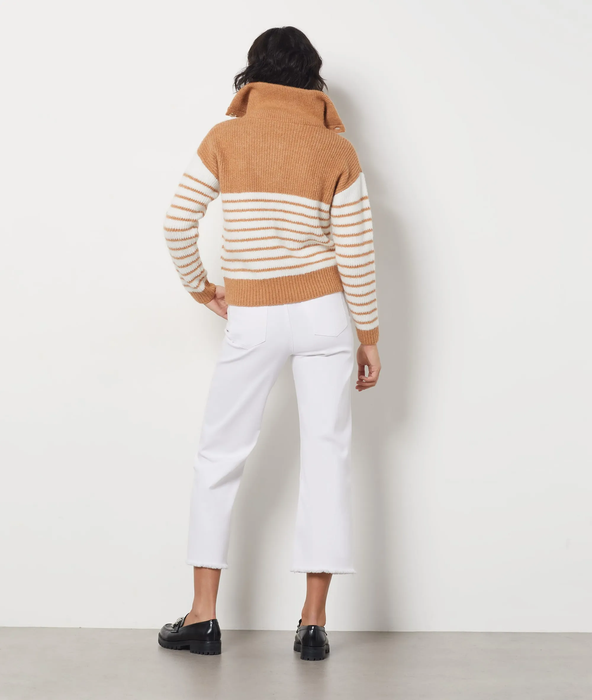 JERSEY CUELLO ALTO ESTAMPADO RAYAS ELIANE TAUPE  ETAM