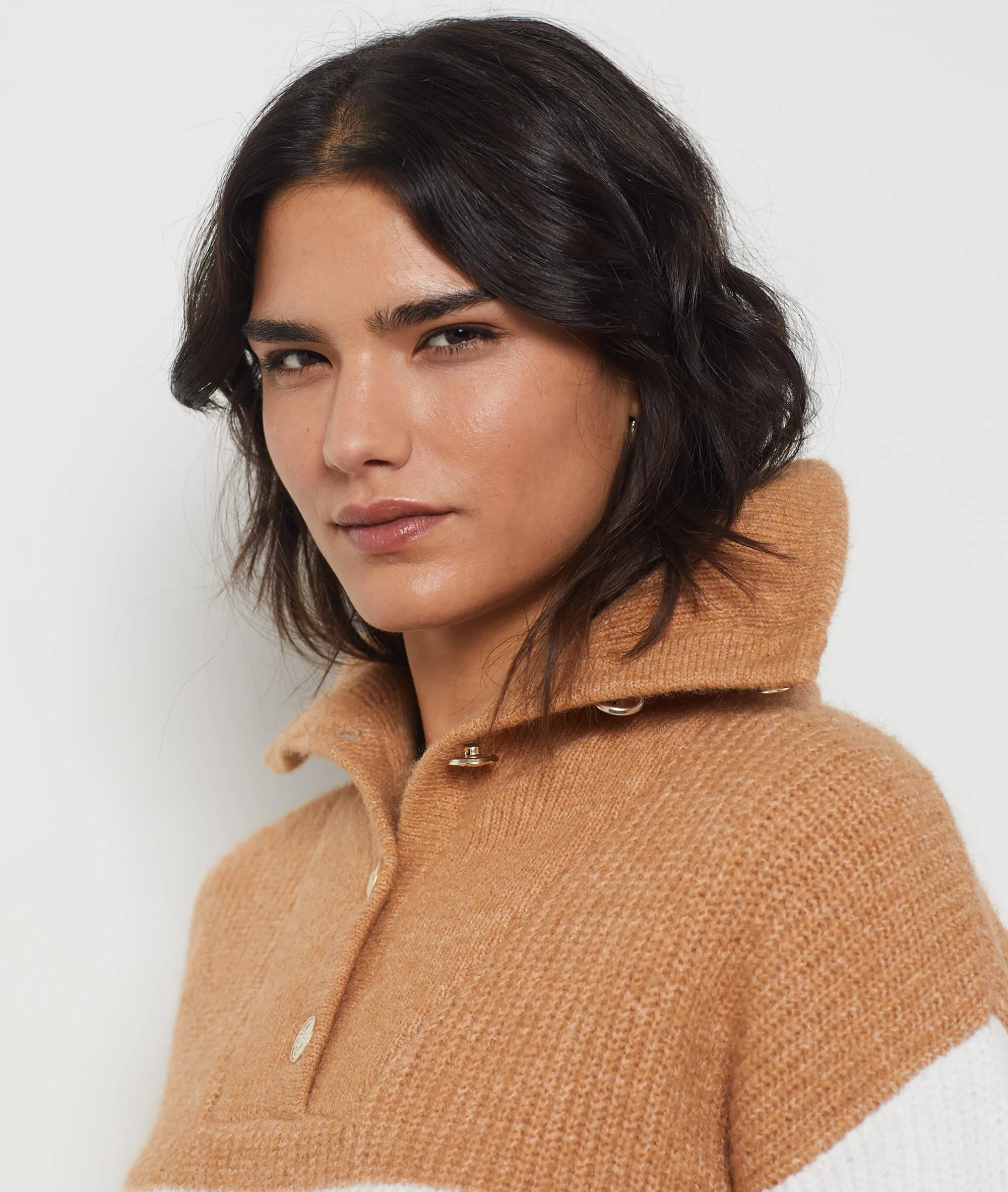 JERSEY CUELLO ALTO ESTAMPADO RAYAS ELIANE TAUPE  ETAM