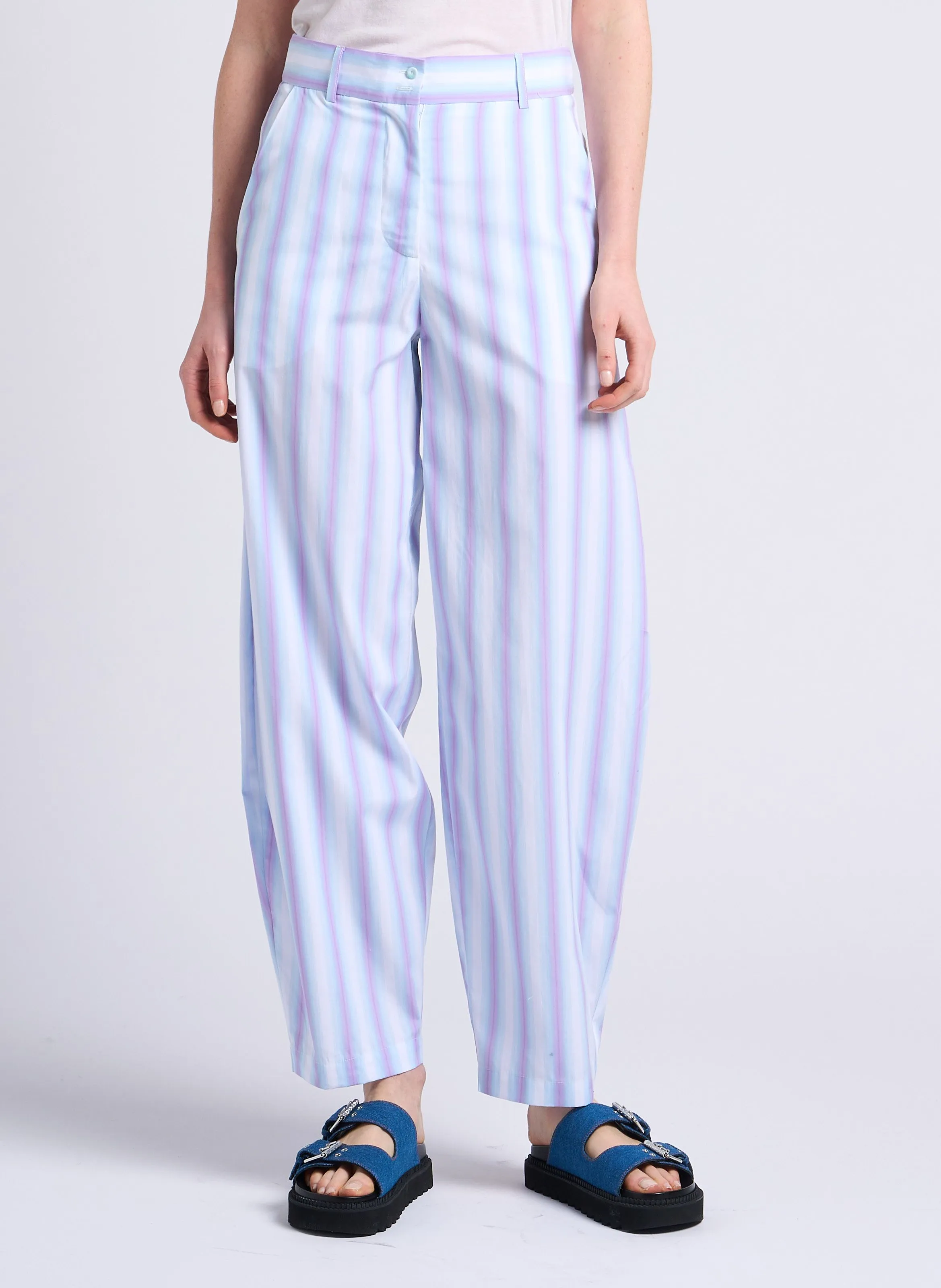 MARGAUX LONNBERG BEATTY  PANTALóN RECTO DE RAYAS EN VIOLETA