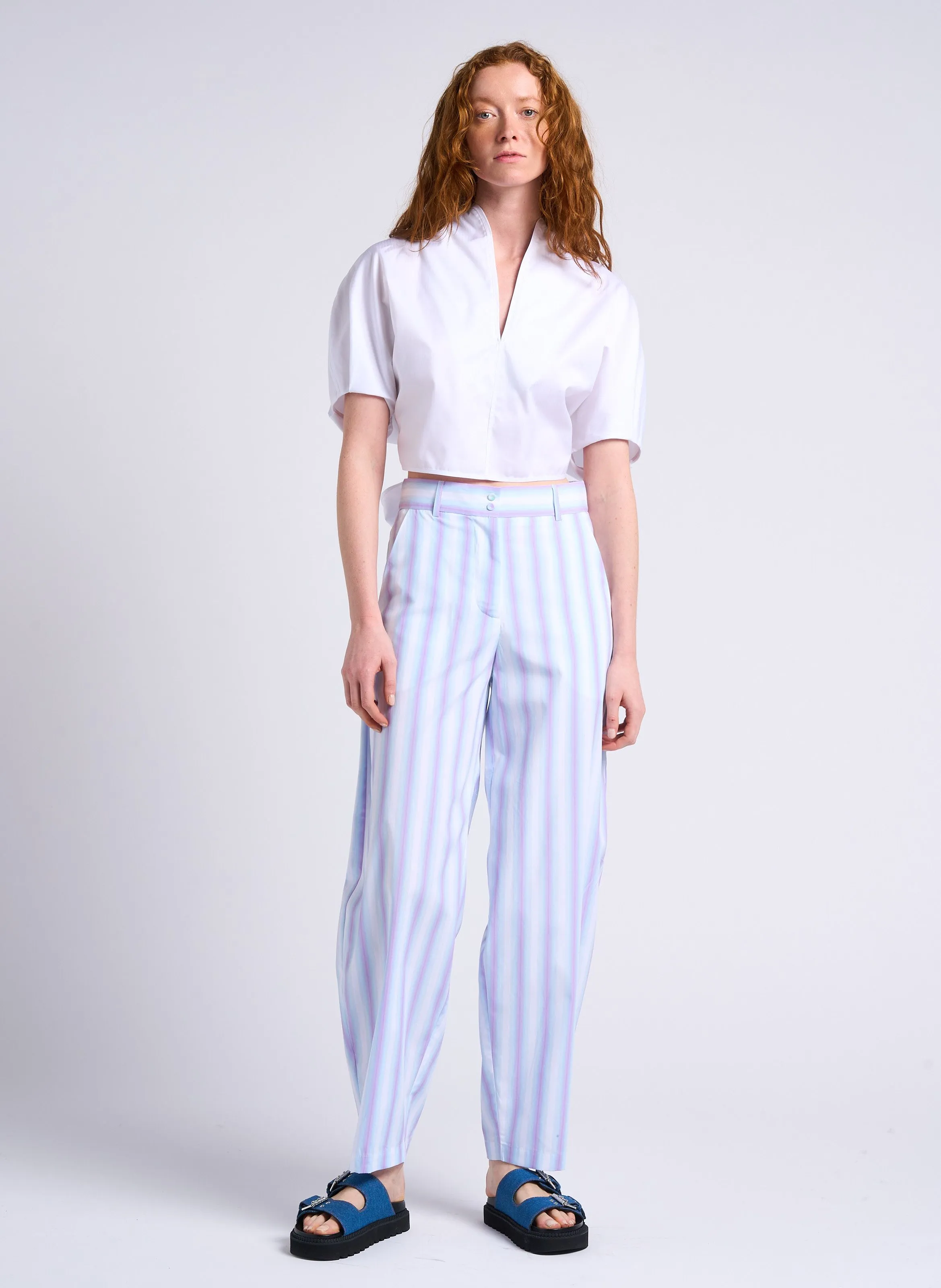 MARGAUX LONNBERG BEATTY  PANTALóN RECTO DE RAYAS EN VIOLETA