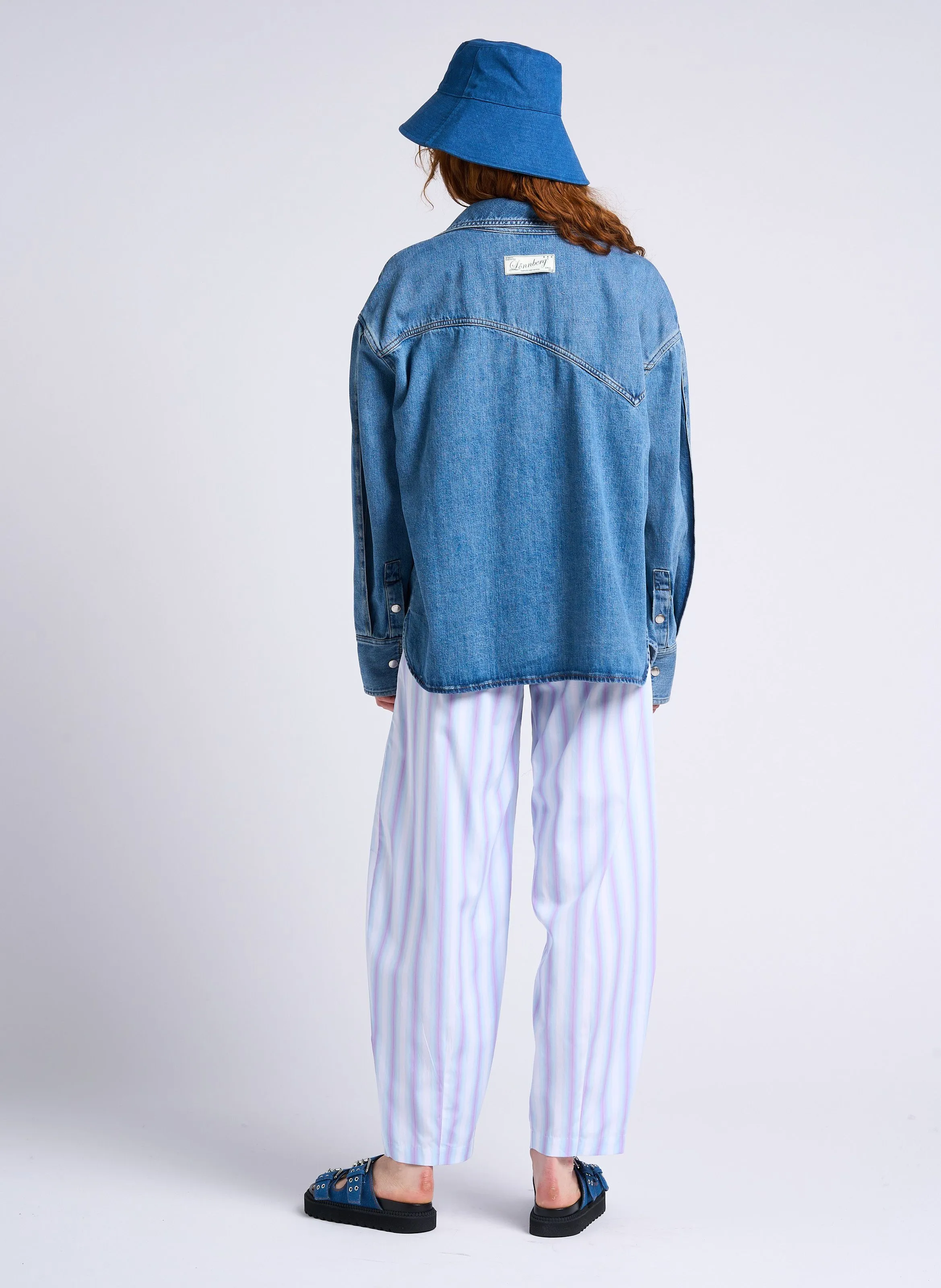MARGAUX LONNBERG BEATTY  PANTALóN RECTO DE RAYAS EN VIOLETA