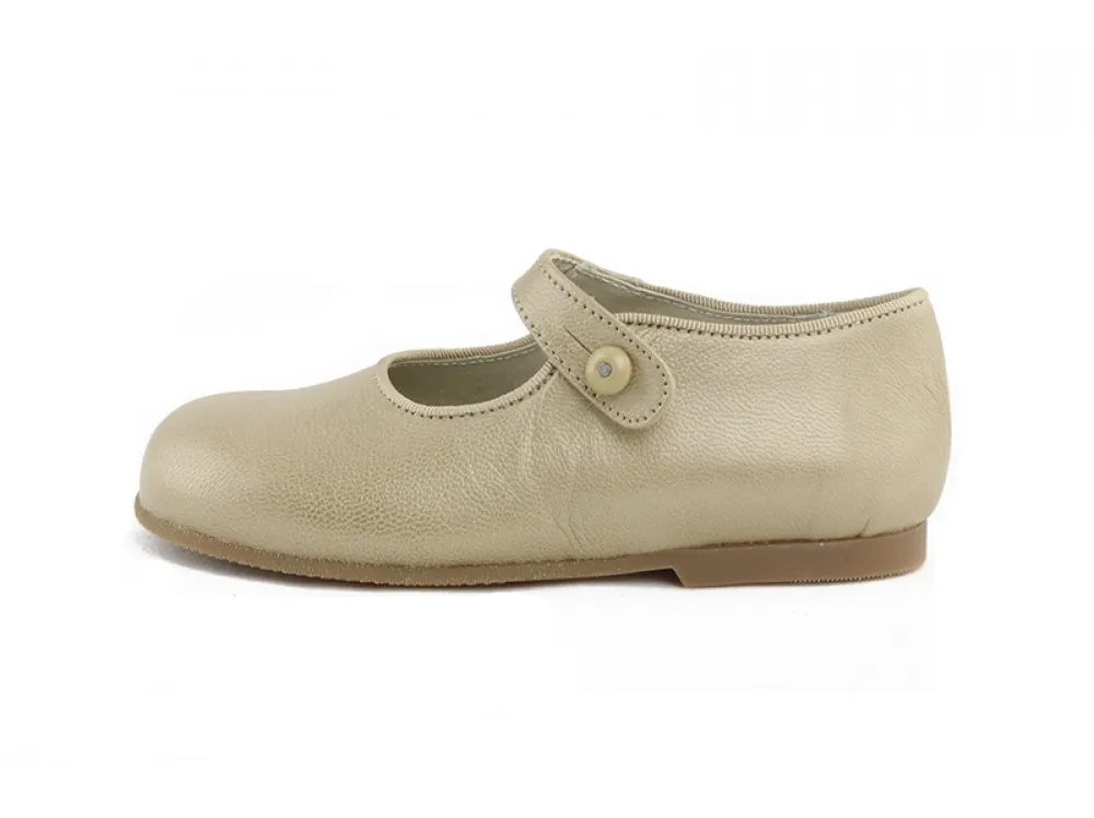 Mercedita piel camel moreda con botón Jeromín