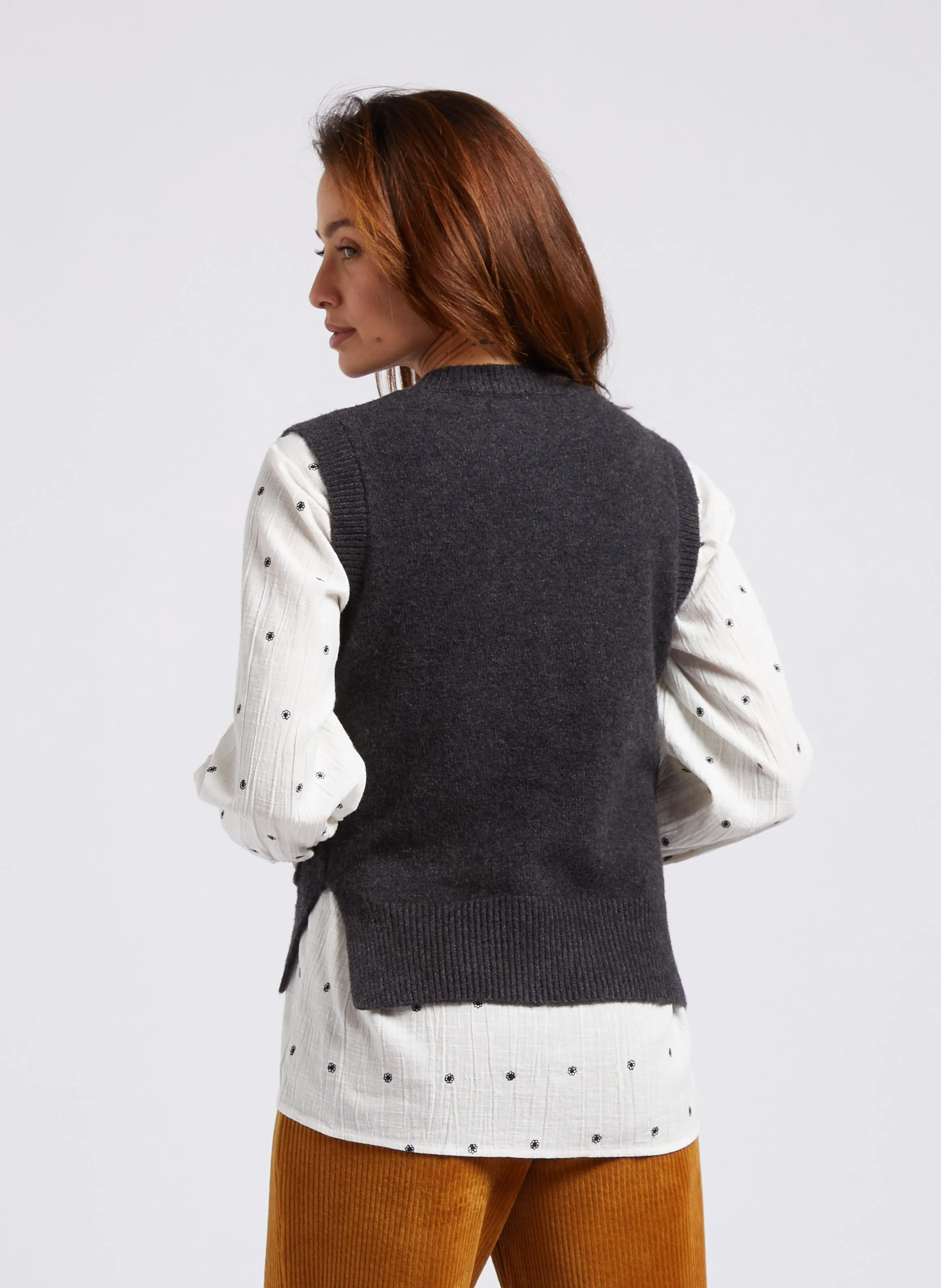 NICE THINGS Jersey recto con cuello redondo en gris