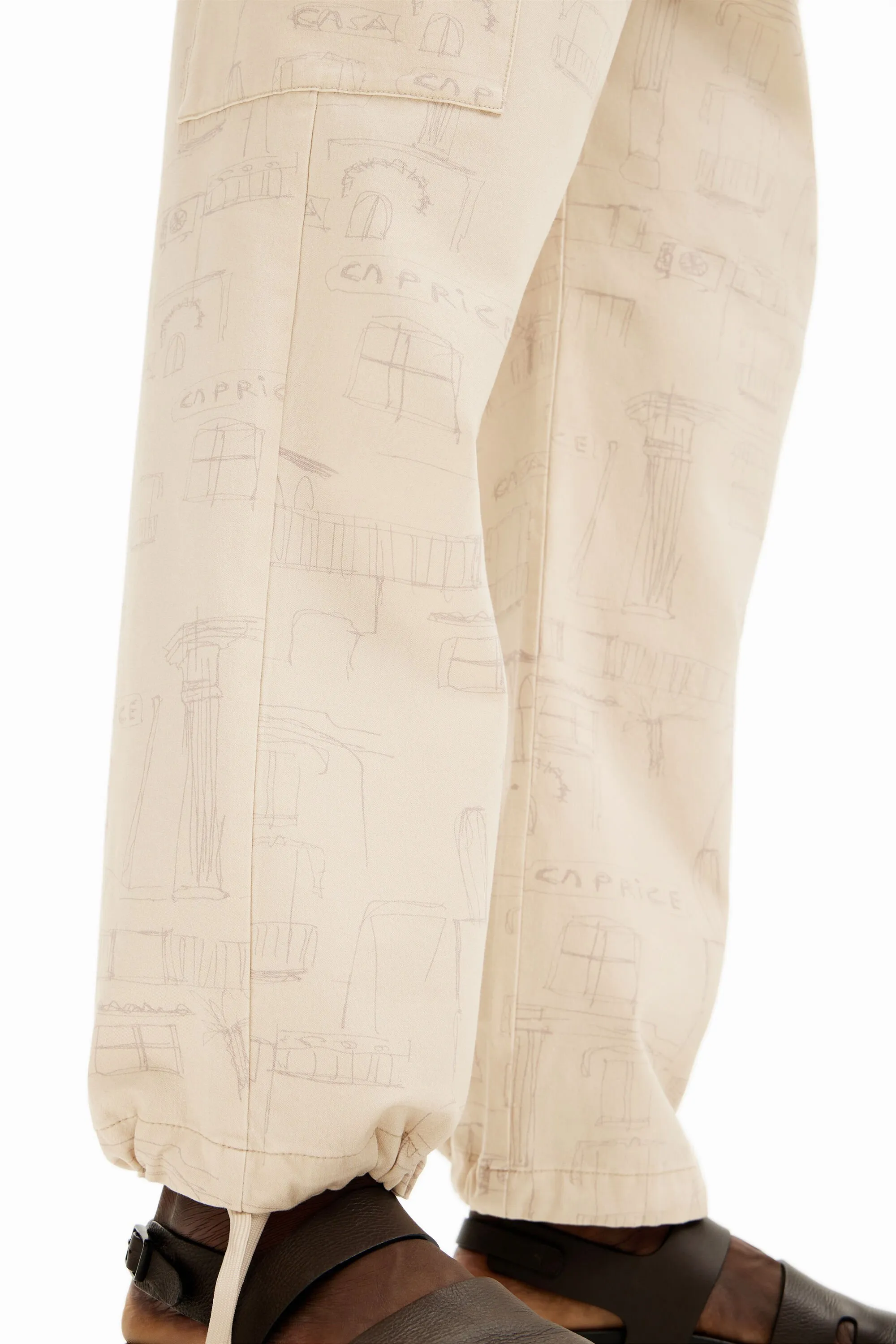 Pantalón cargo estampado