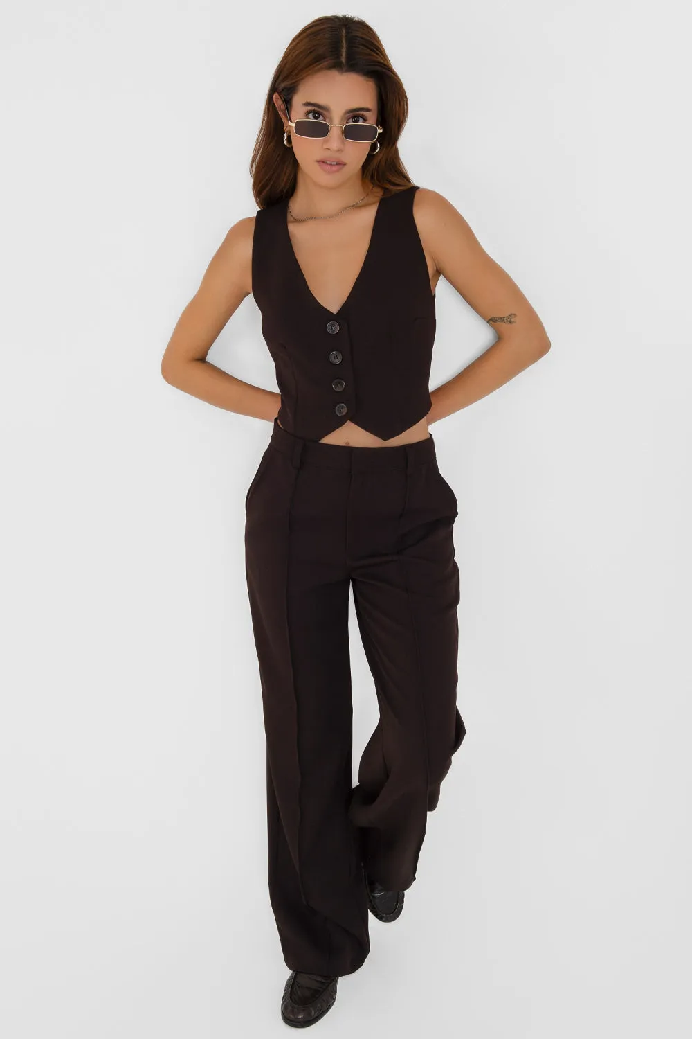 Pantalón de fit wide leg con raya