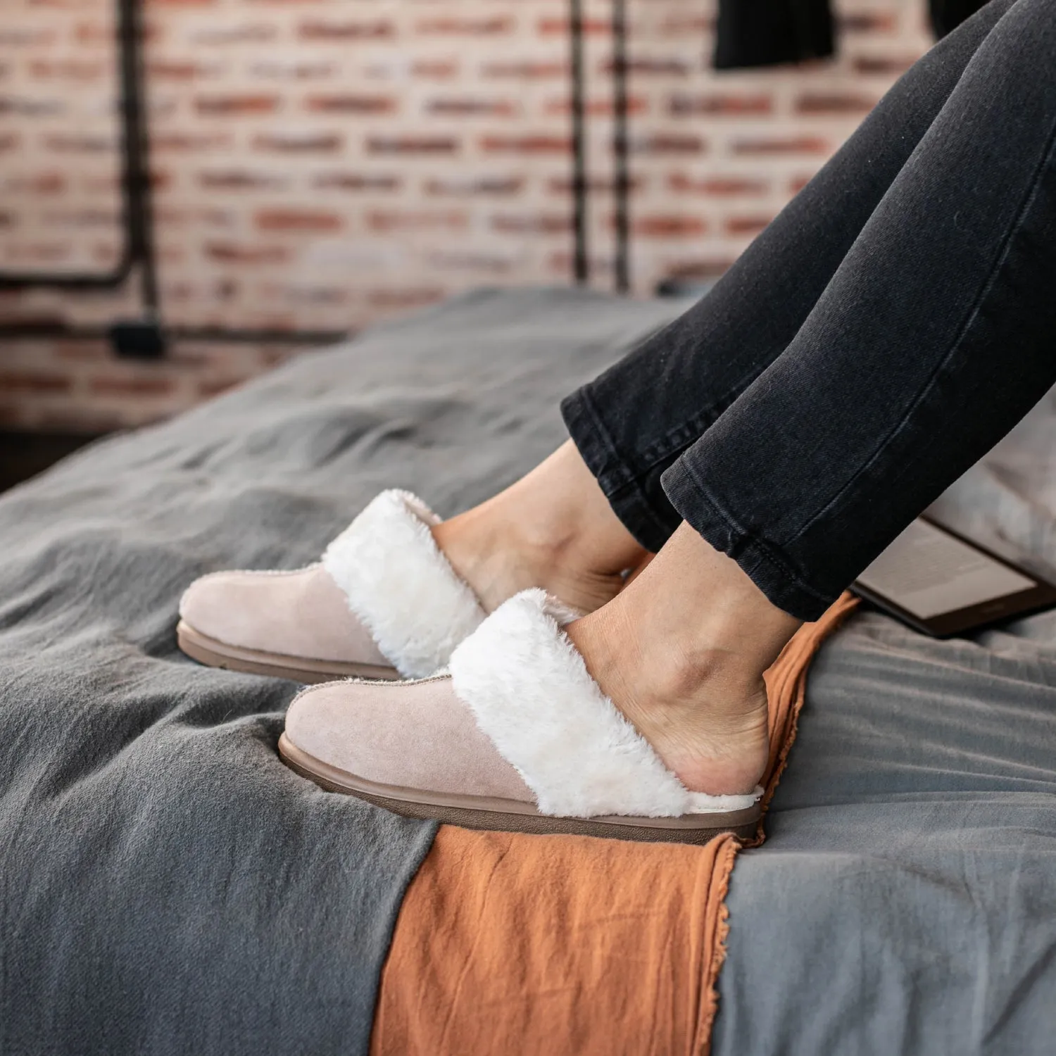 PANTUFLA COWLEY BEIGE