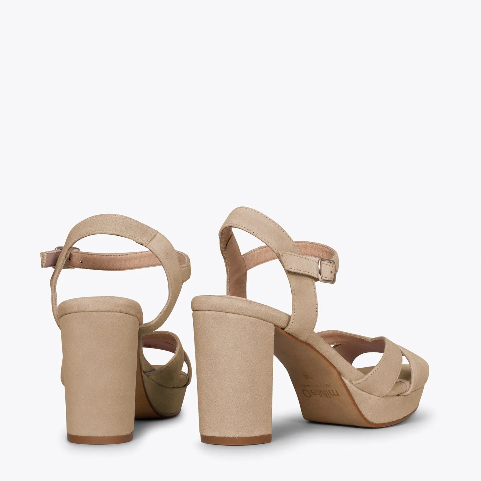 PARÍS  SANDALIAS CON TACóN ANCHO Y PLATAFORMA CAMEL