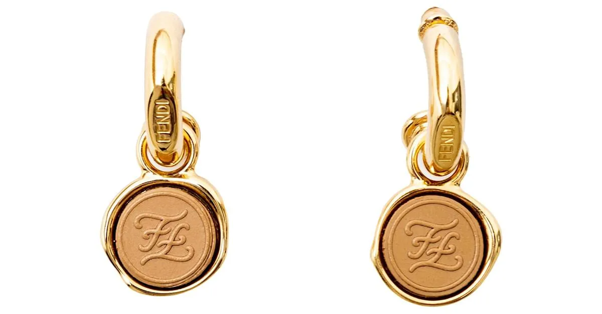 Pendientes colgantes con karligrafía de Fendi Dorado 