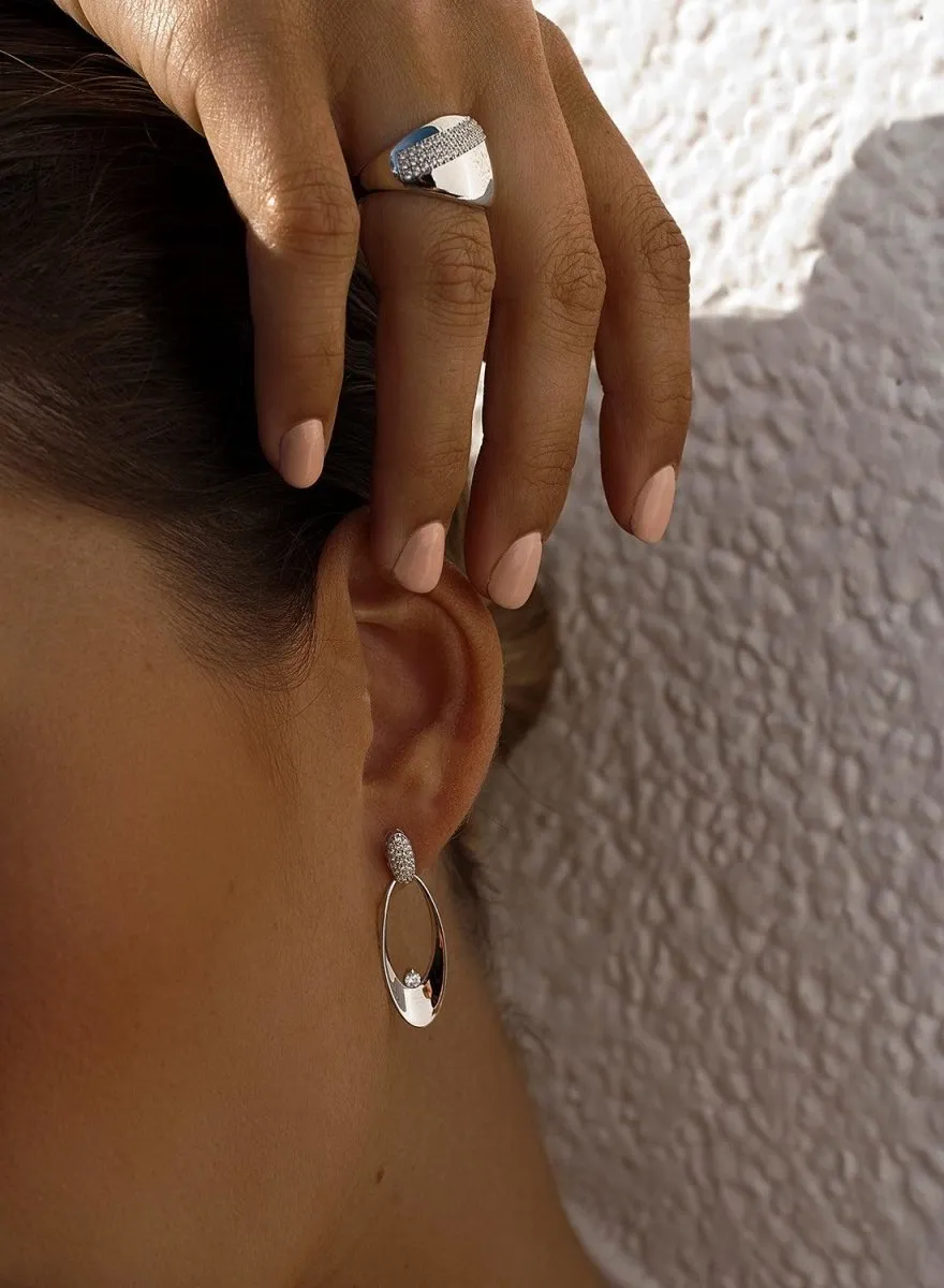 Pendientes largos diseo oval con circonitas