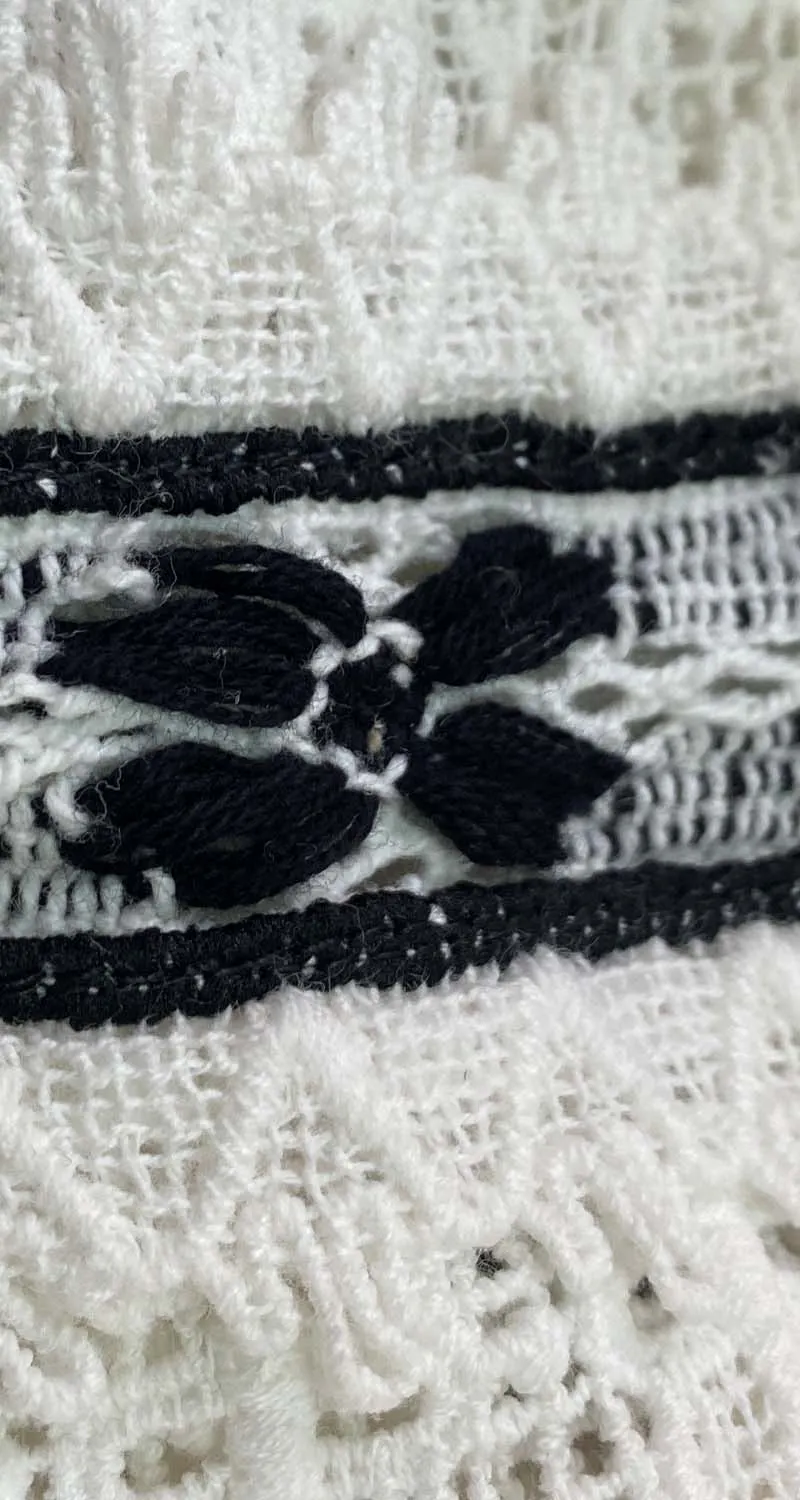 RAPSODIA Polera Blanca Detalle Macrame