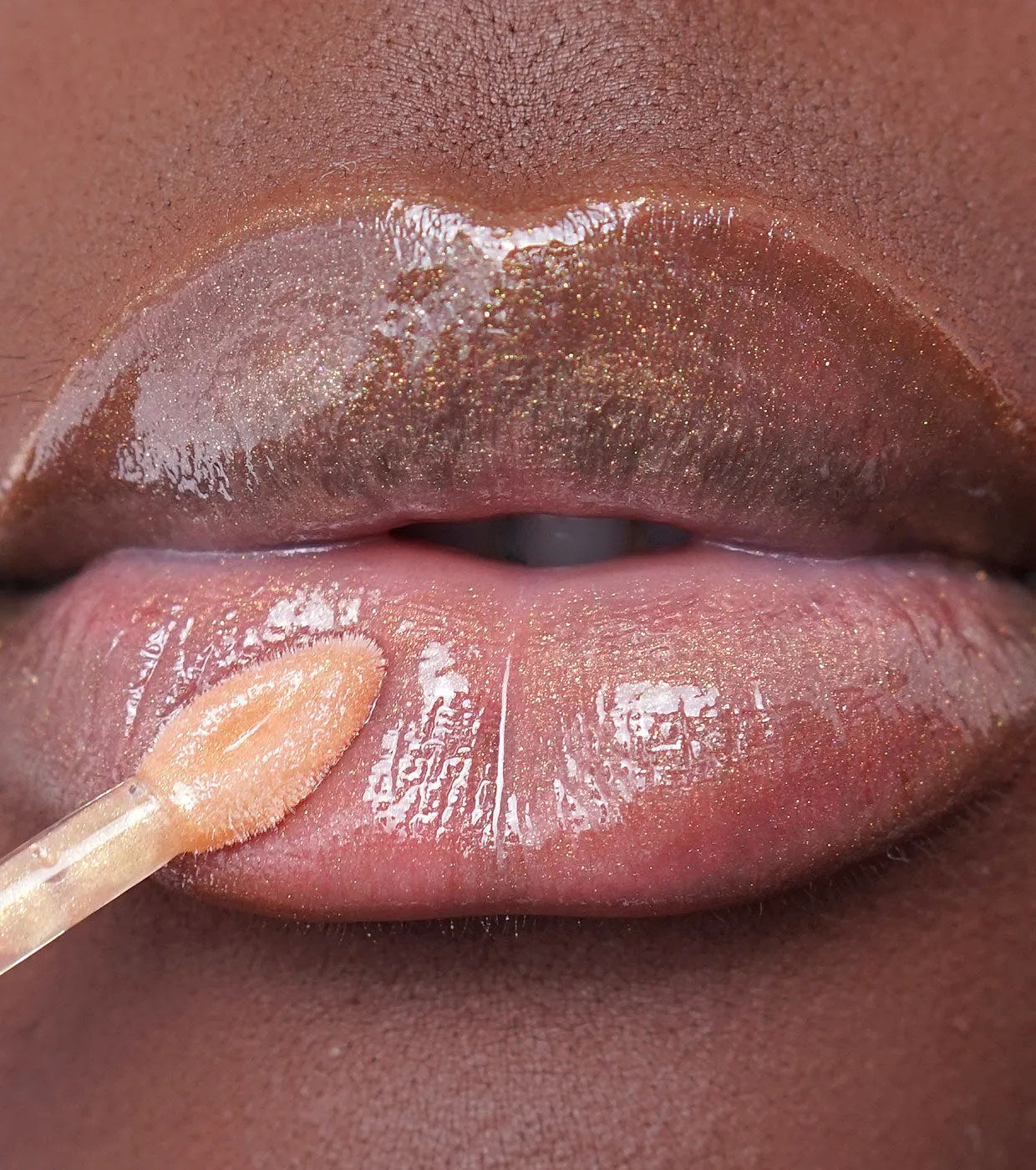 REVOLUTION PRO  BRILLO DE LABIOS VEGAN COLLAGEN PEPTIDE  CHIC