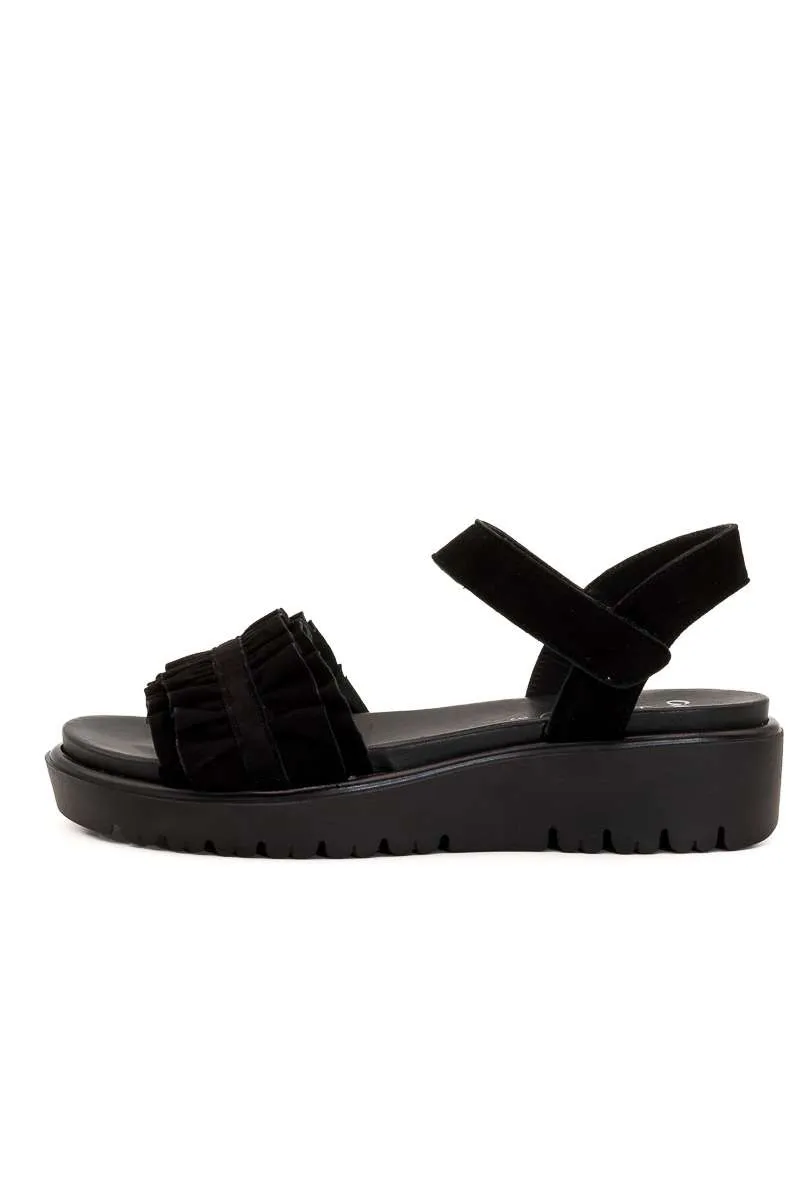 Sandalia color negro de Ara