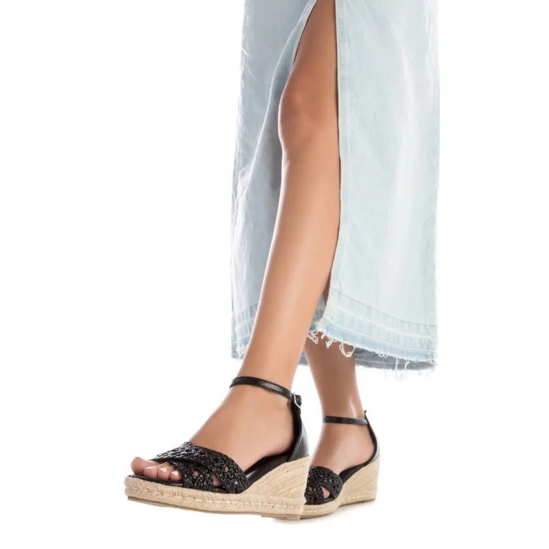 Sandalia de mujer XTI 142774 Negro