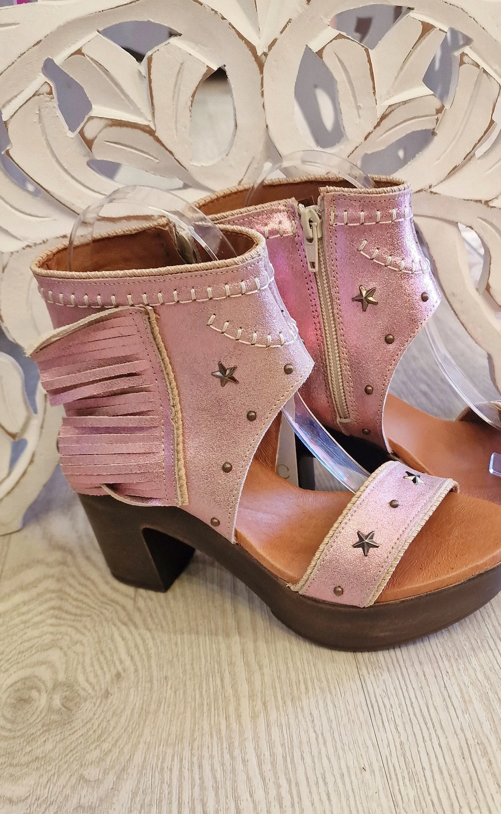 Sandalia piel flecos rosa glitter