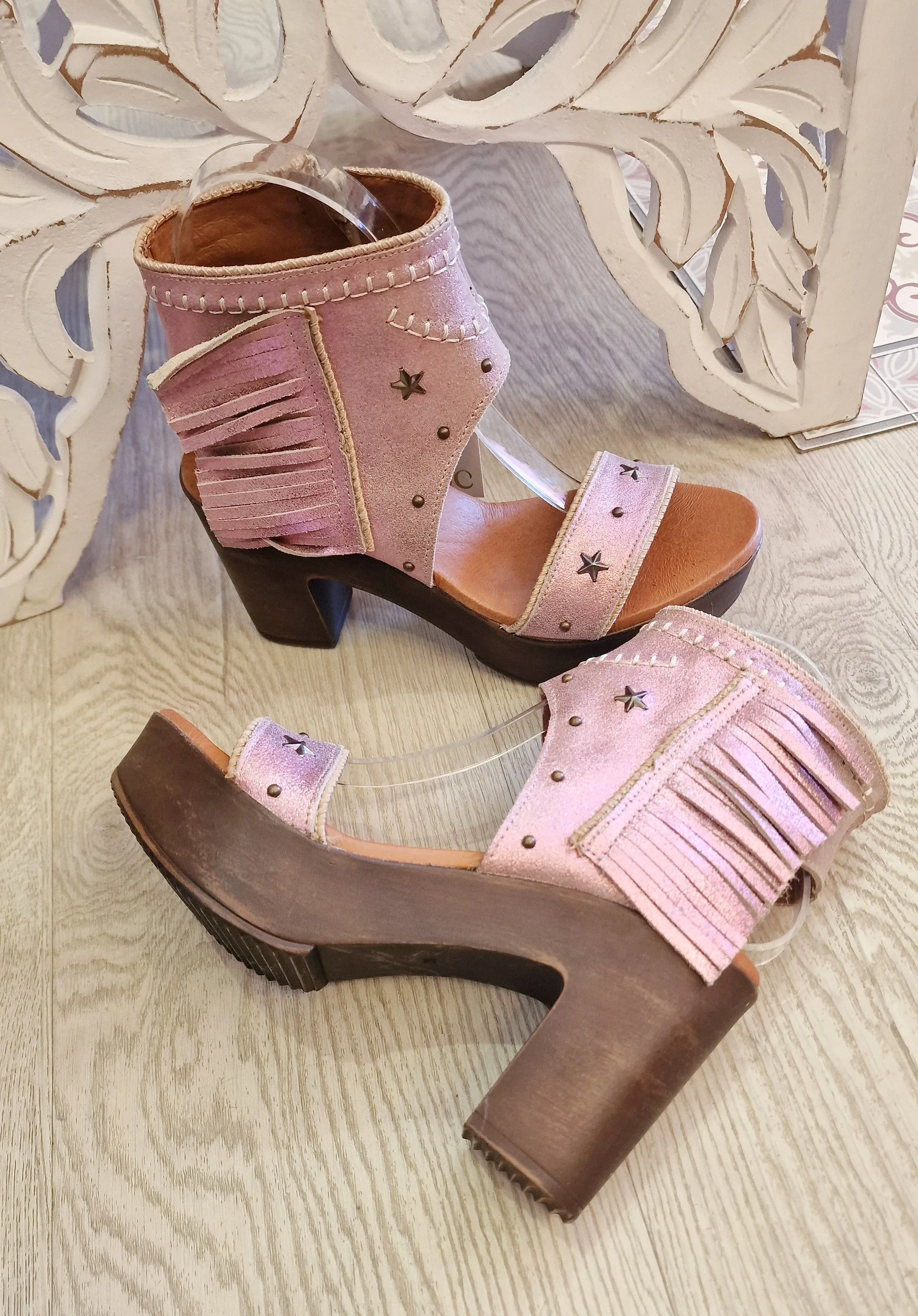 Sandalia piel flecos rosa glitter