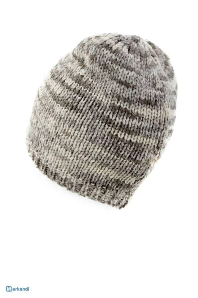 Stock de gorros de mujer Ermanno Scervino